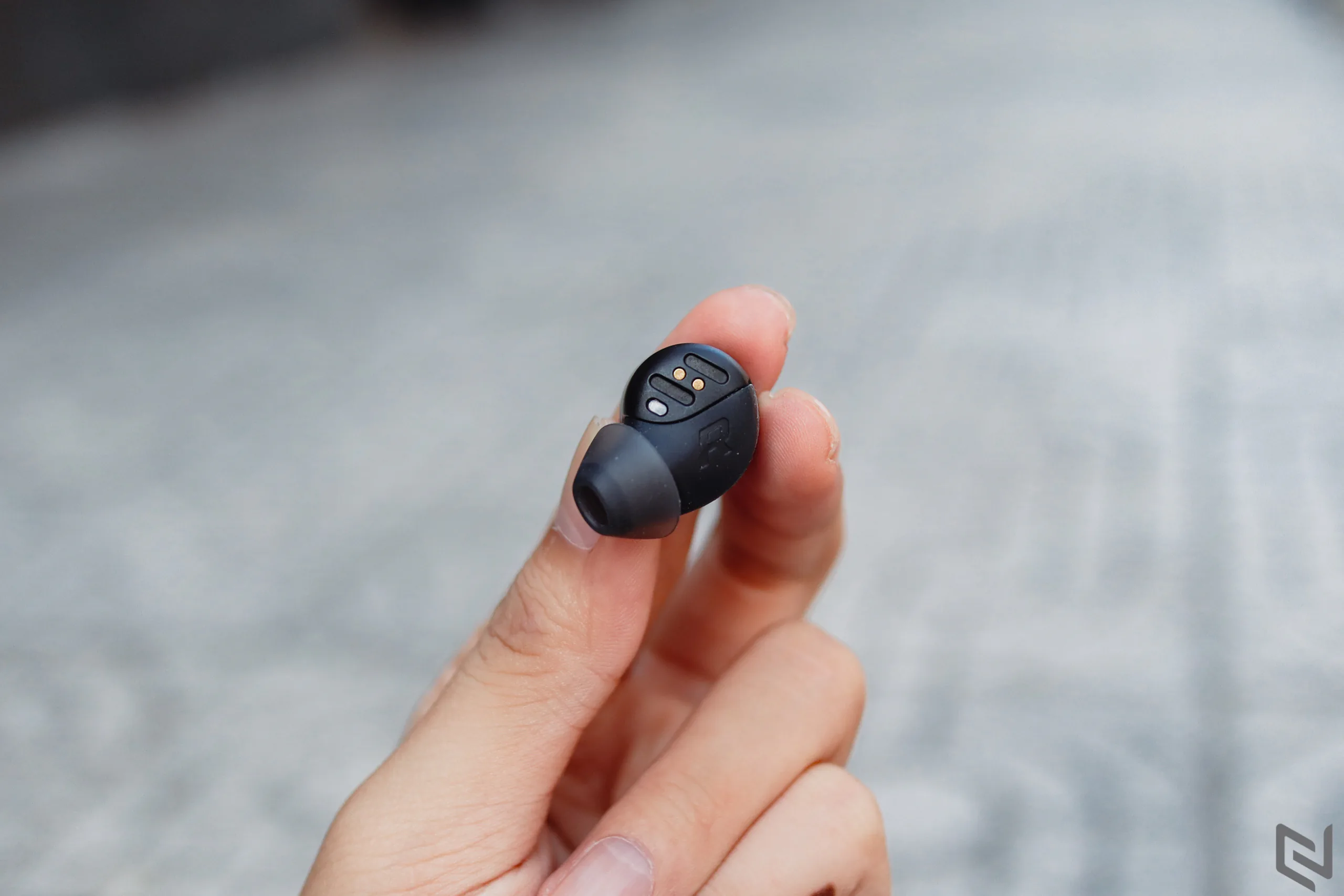 Trên tay và đánh giá nhanh tai nghe true wireless Plantronics BackBeat Pro 5100