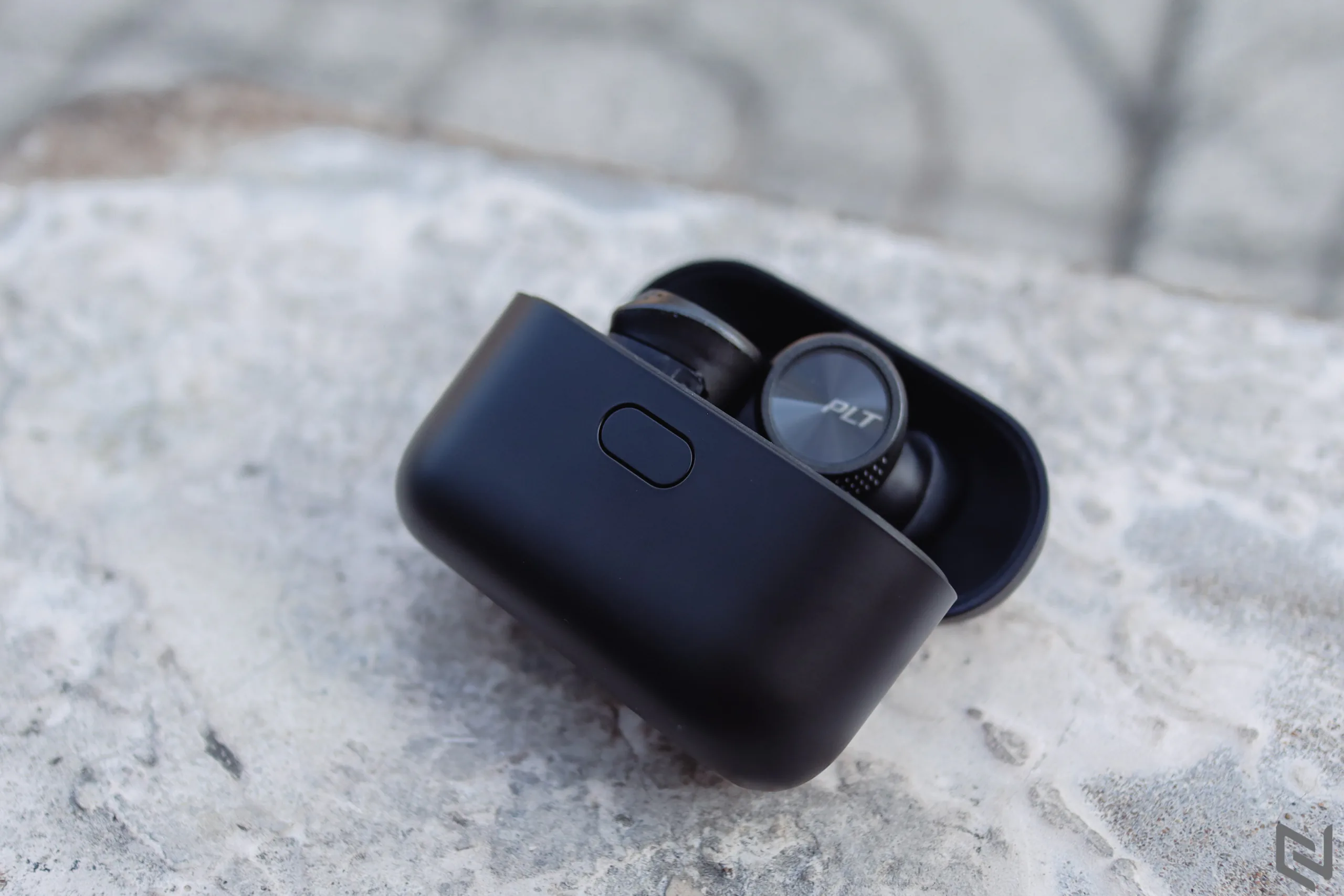 Trên tay và đánh giá nhanh tai nghe true wireless Plantronics BackBeat Pro 5100