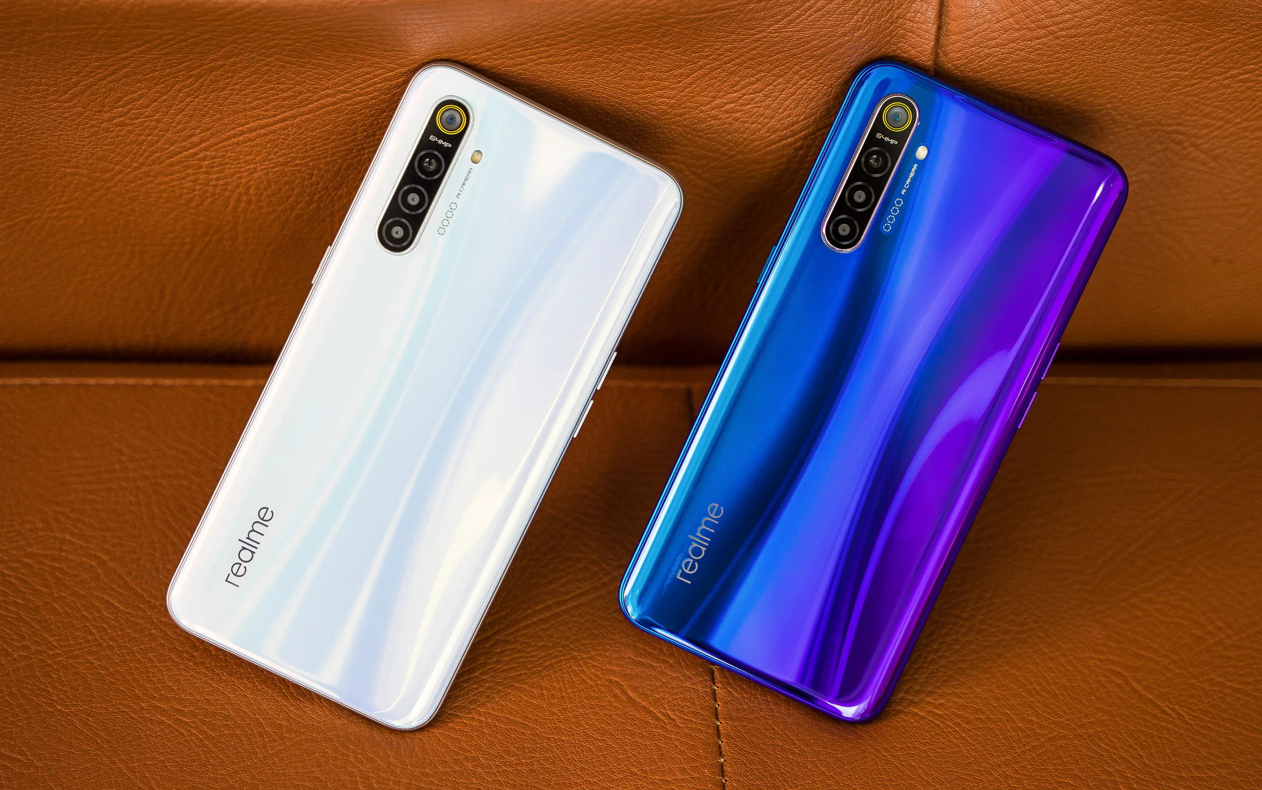 Mở hộp và trên tay Realme XT: Cảm biến 64MP, bốn camera sau, thiết kế đẹp mắt