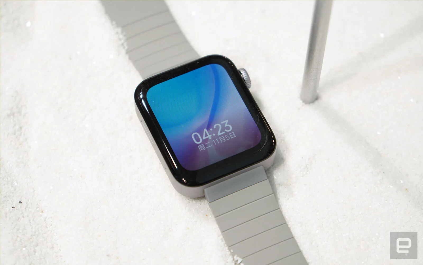 Xiaomi Mi Watch trông như Apple Watch nhưng giá thì chỉ một nửa