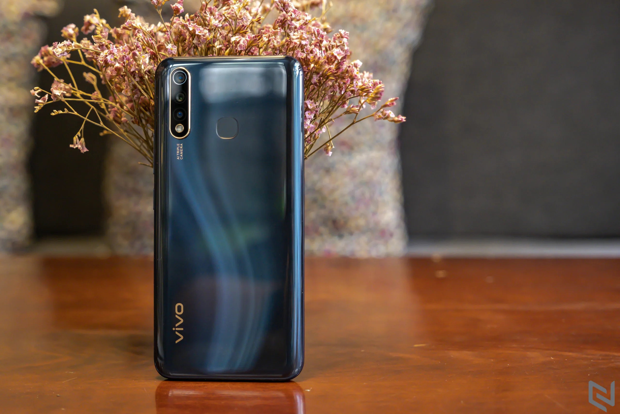 Đánh giá vivo Y19: Thiết kế đẹp, pin trâu 5,000mAh, 6GB RAM và giá tốt