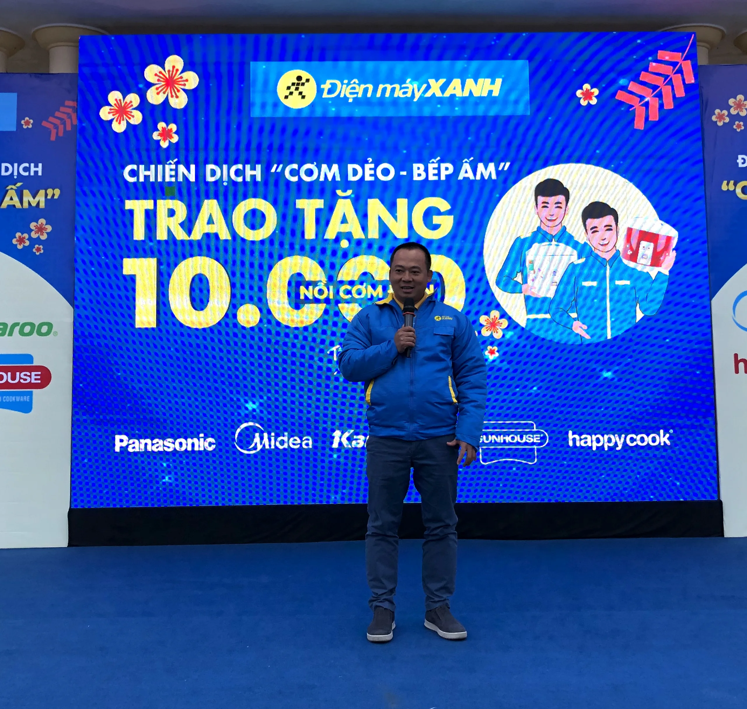 Điện máy Xanh khởi động chương trình "Cơm dẻo - Bếp ấm", mang Tết ấm no đến cho bà con nghèo
