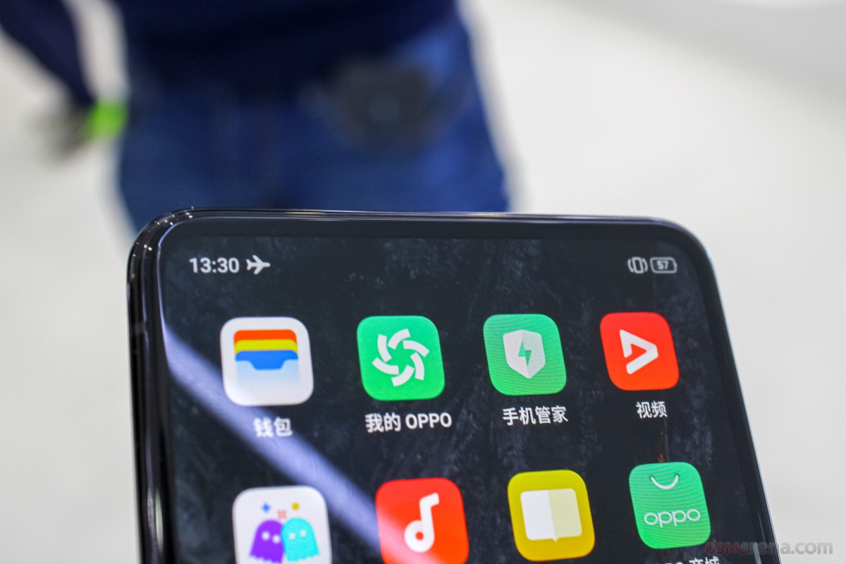 Phó chủ tịch Xiaomi cho biết công nghệ camera dưới màn hình vẫn chưa sẵn sàng