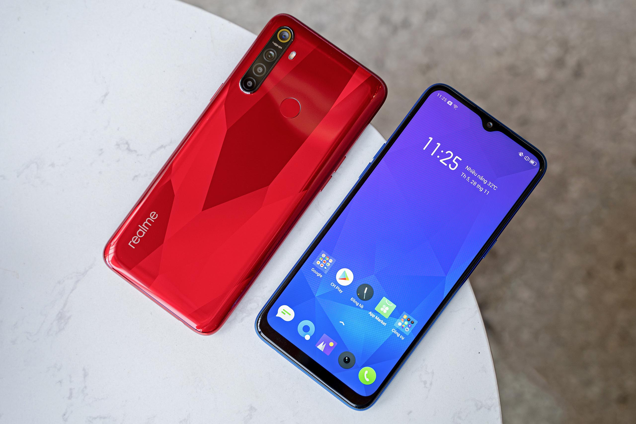 Top 3 smartphone đáng mua nhất dịp Giáng Sinh 2019