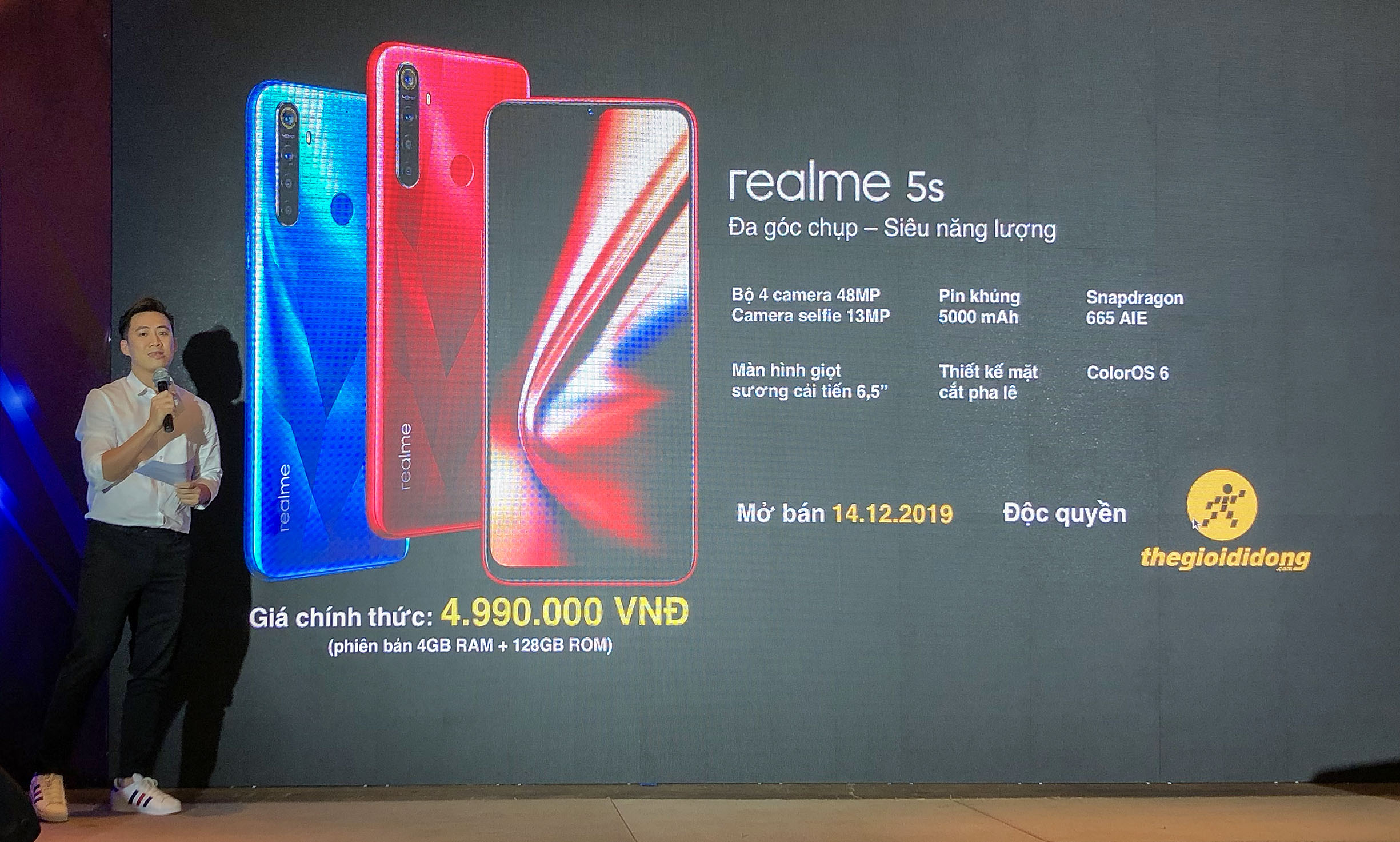 Realme 5s ra mắt, bán độc quyền ở Thế giới di động từ 14/12 giá 4,990,000 VND