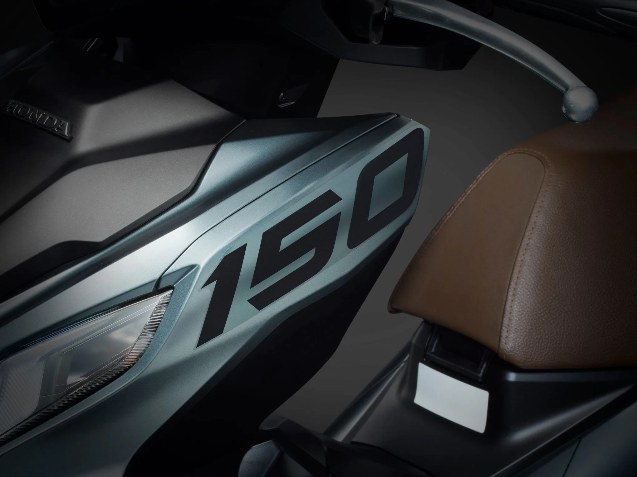 Honda ra mắt Air Blade 2020 với hai phiên bản, phanh ABS và thiết kế "hiền" hơn thế hệ trước