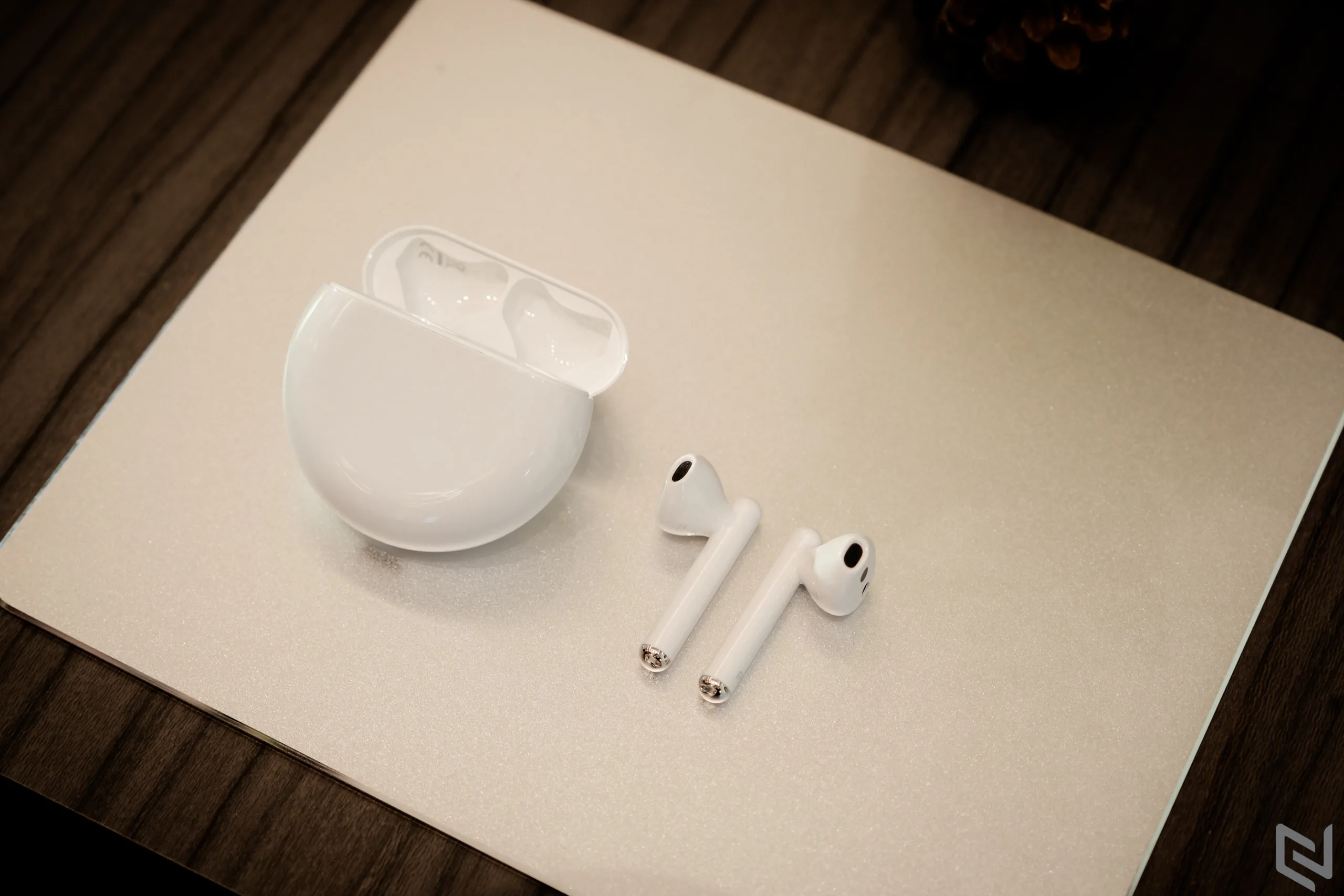 Tai nghe Huawei Freebuds 3, thiết kế earbuds nhưng có chống ồn chủ động, giá 4.3 triệu