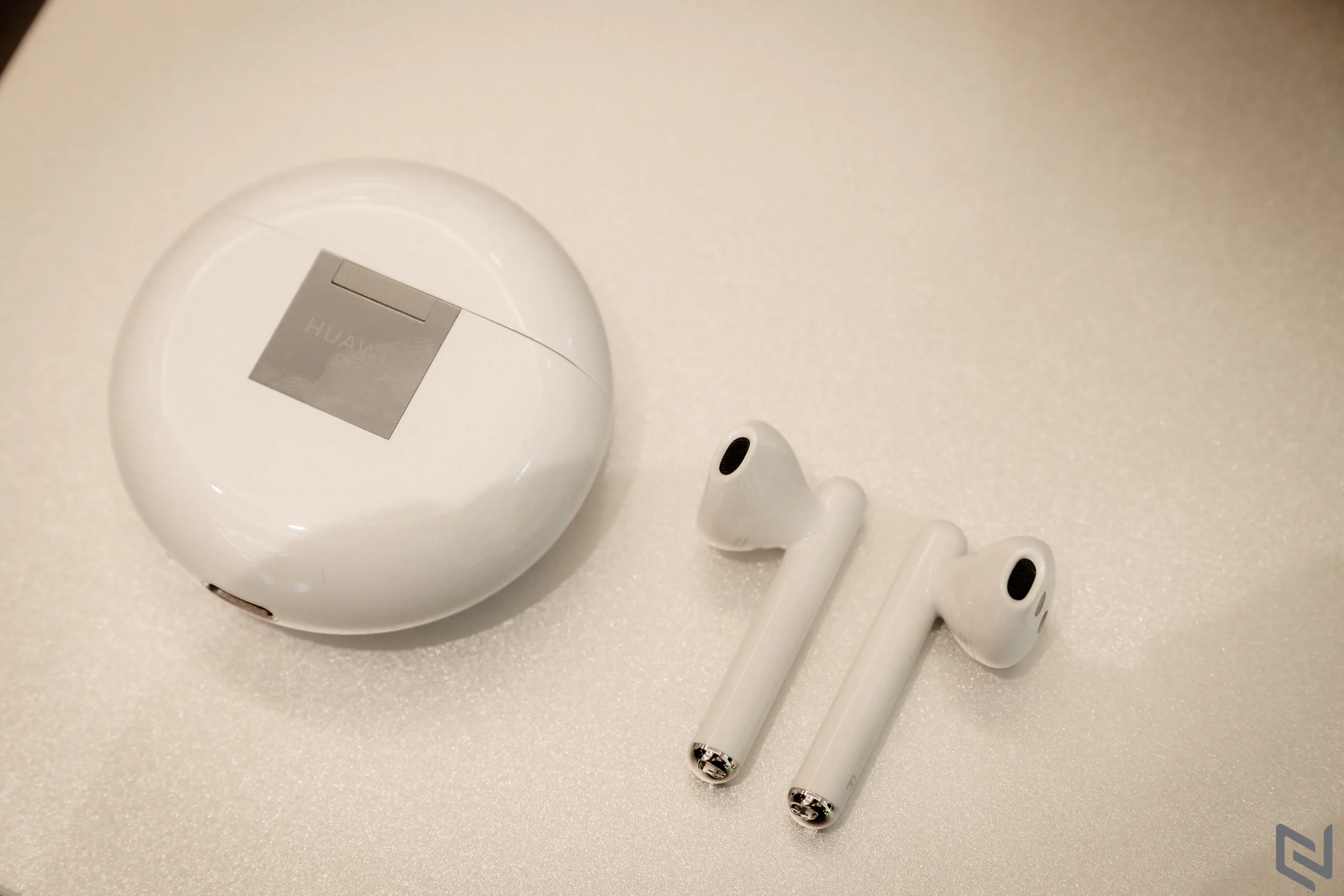 Tai nghe Huawei Freebuds 3, thiết kế earbuds nhưng có chống ồn chủ động, giá 4.3 triệu