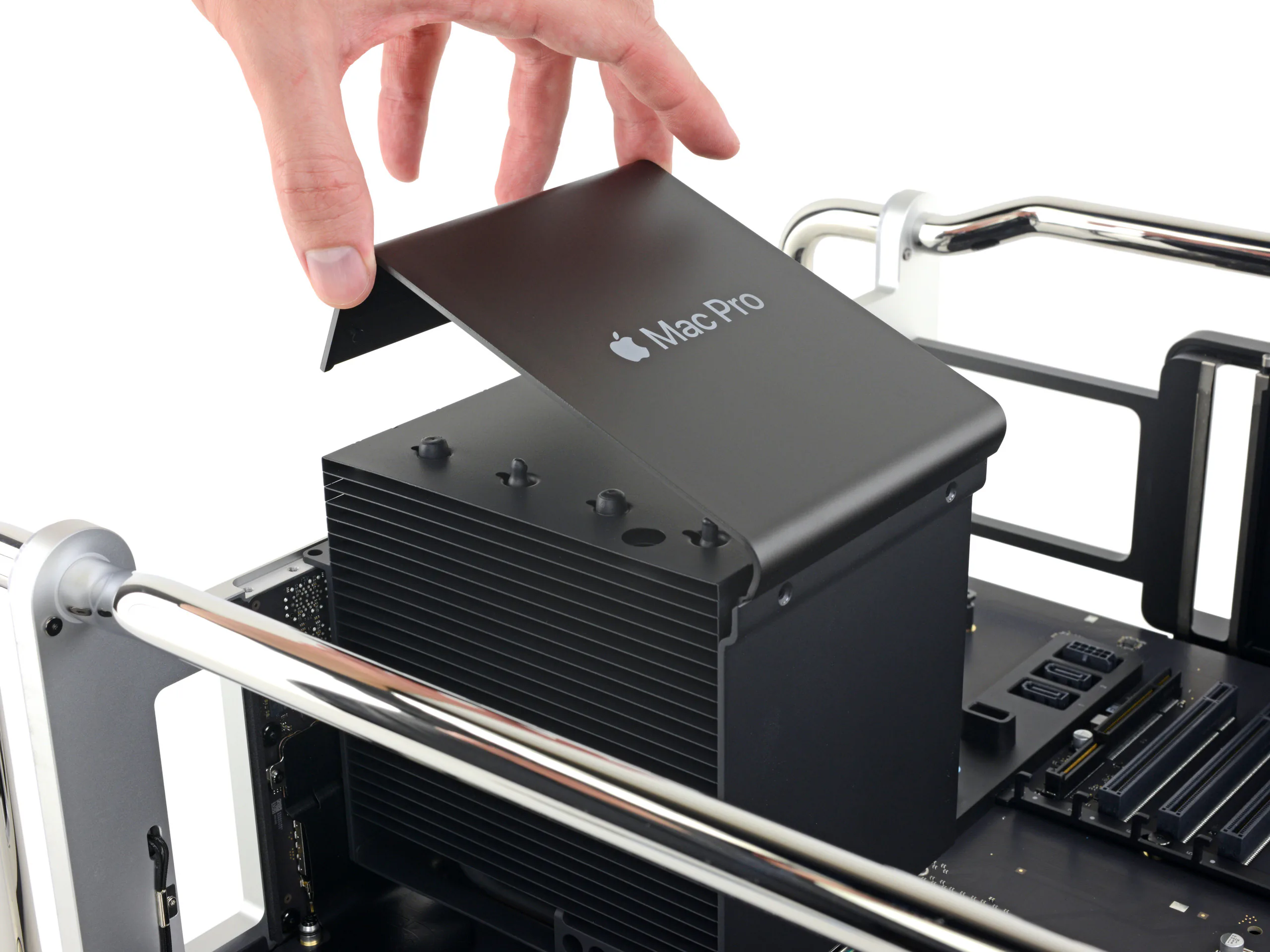 Tháo tung Mac Pro 2019 cùng iFixit, sản phẩm dễ sửa chữa nhất của Apple