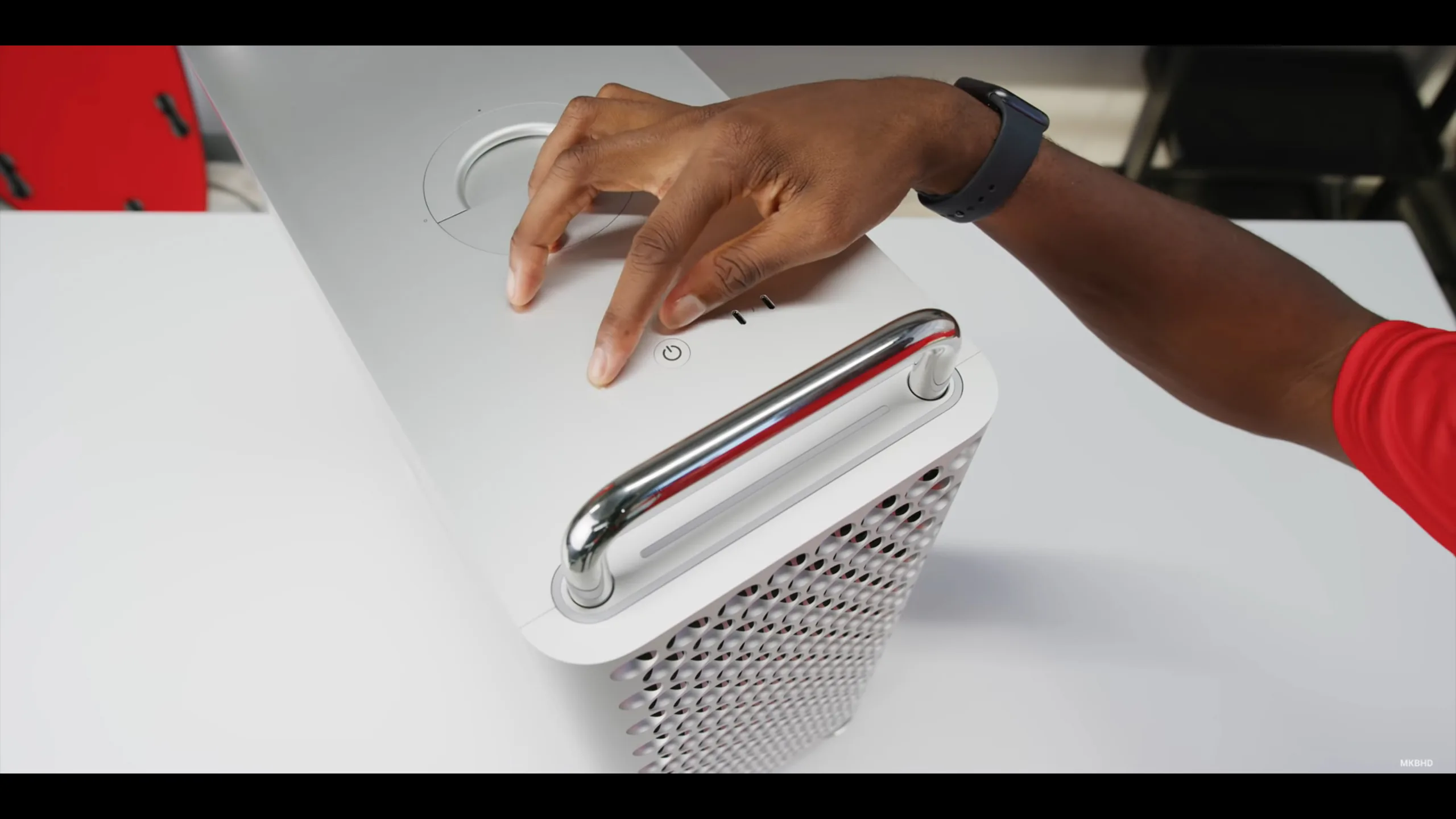Mở hộp Mac Pro 2019: Quá mạnh, quá nhanh và còn rất yên tĩnh