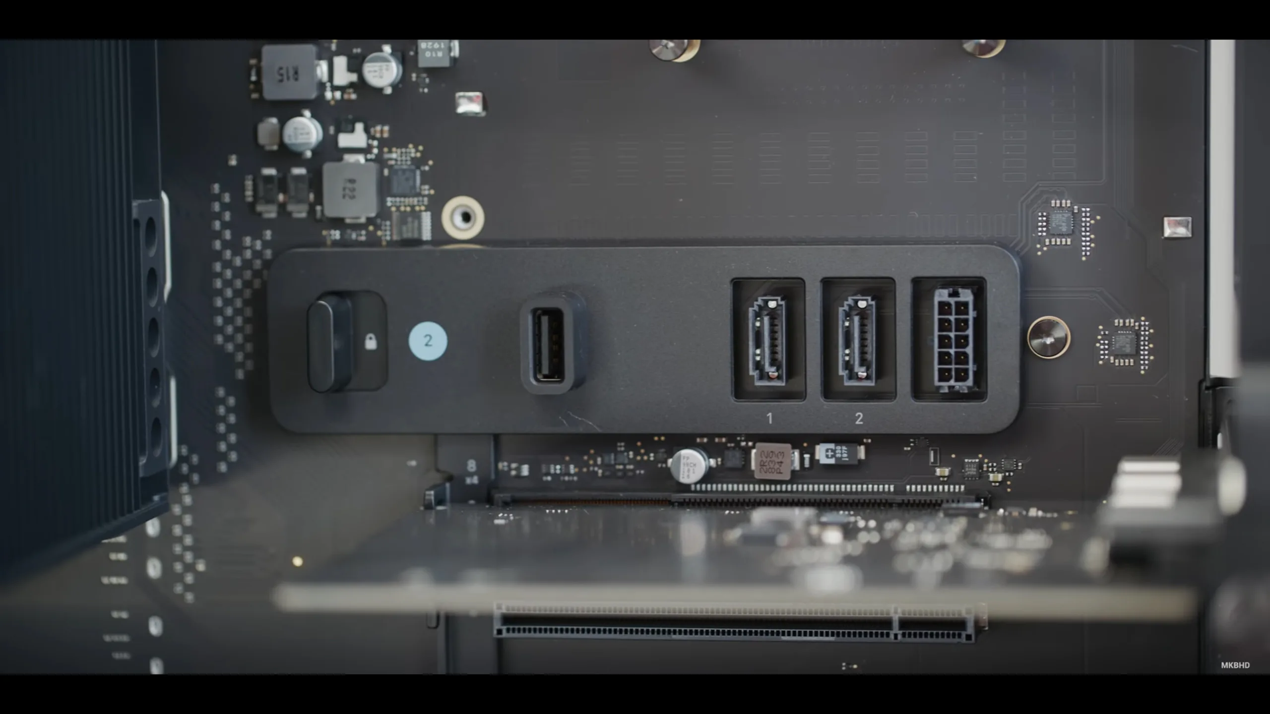 Mở hộp Mac Pro 2019: Quá mạnh, quá nhanh và còn rất yên tĩnh