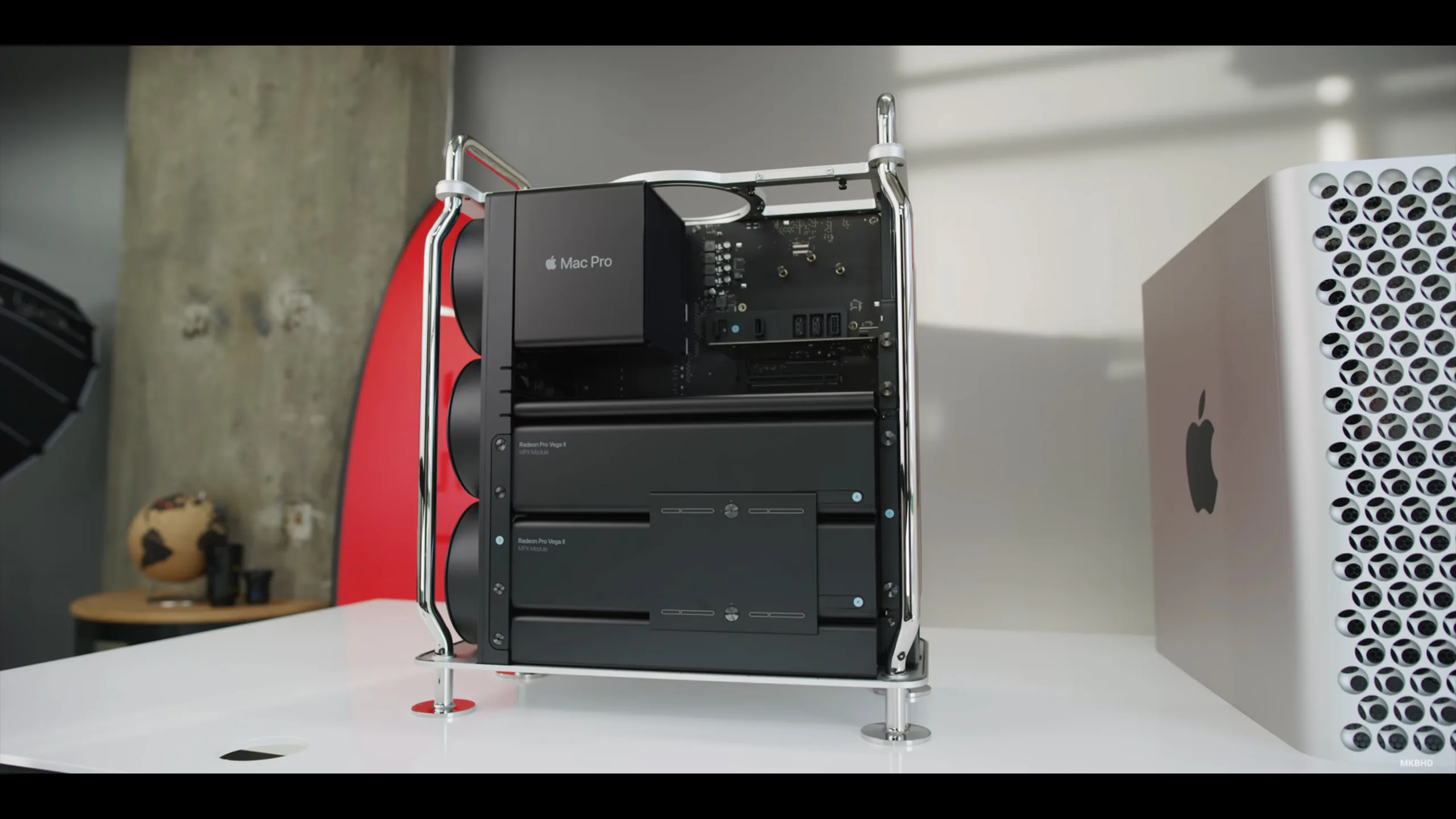 Mở hộp Mac Pro 2019: Quá mạnh, quá nhanh và còn rất yên tĩnh