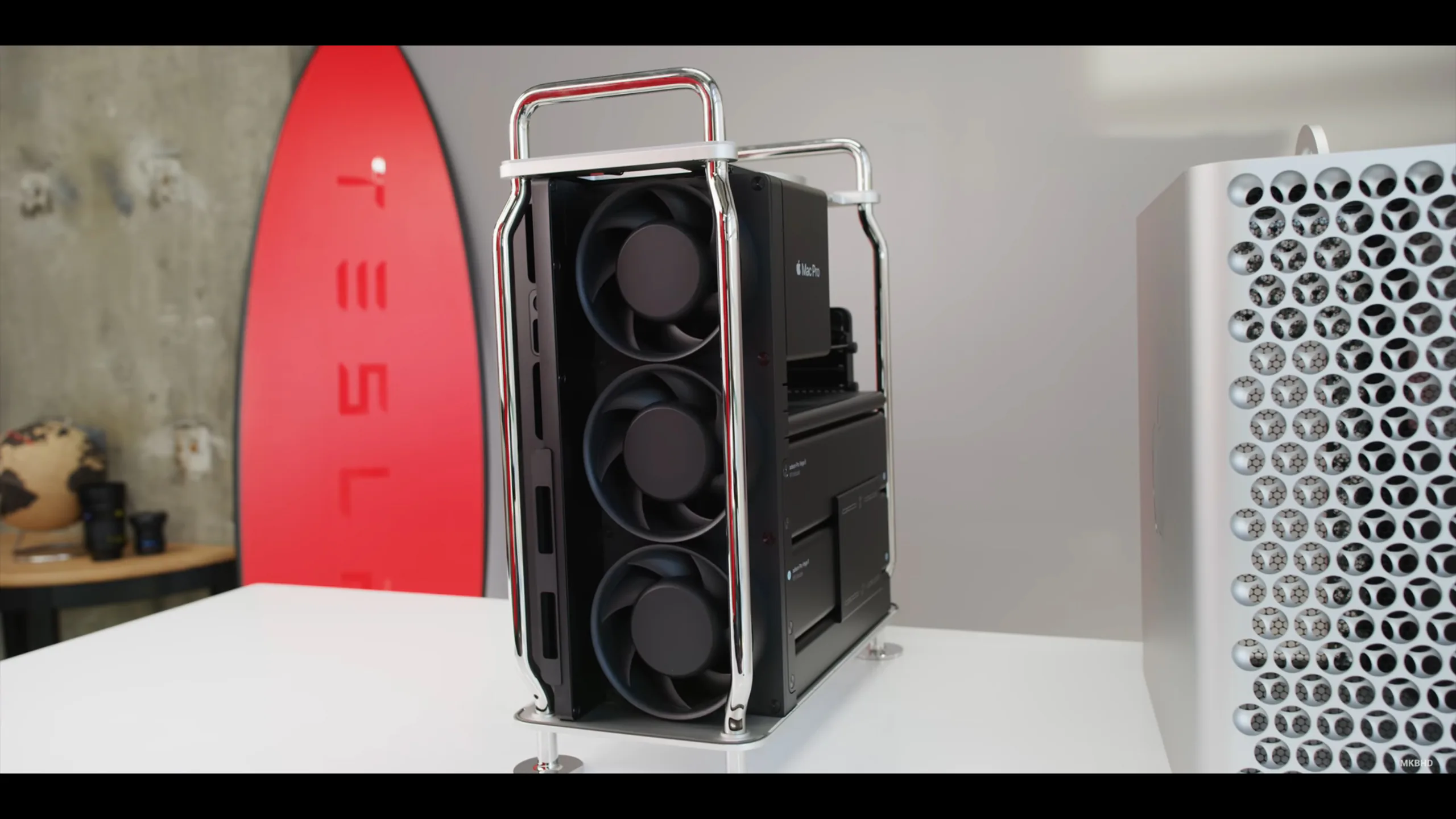 Mở hộp Mac Pro 2019: Quá mạnh, quá nhanh và còn rất yên tĩnh
