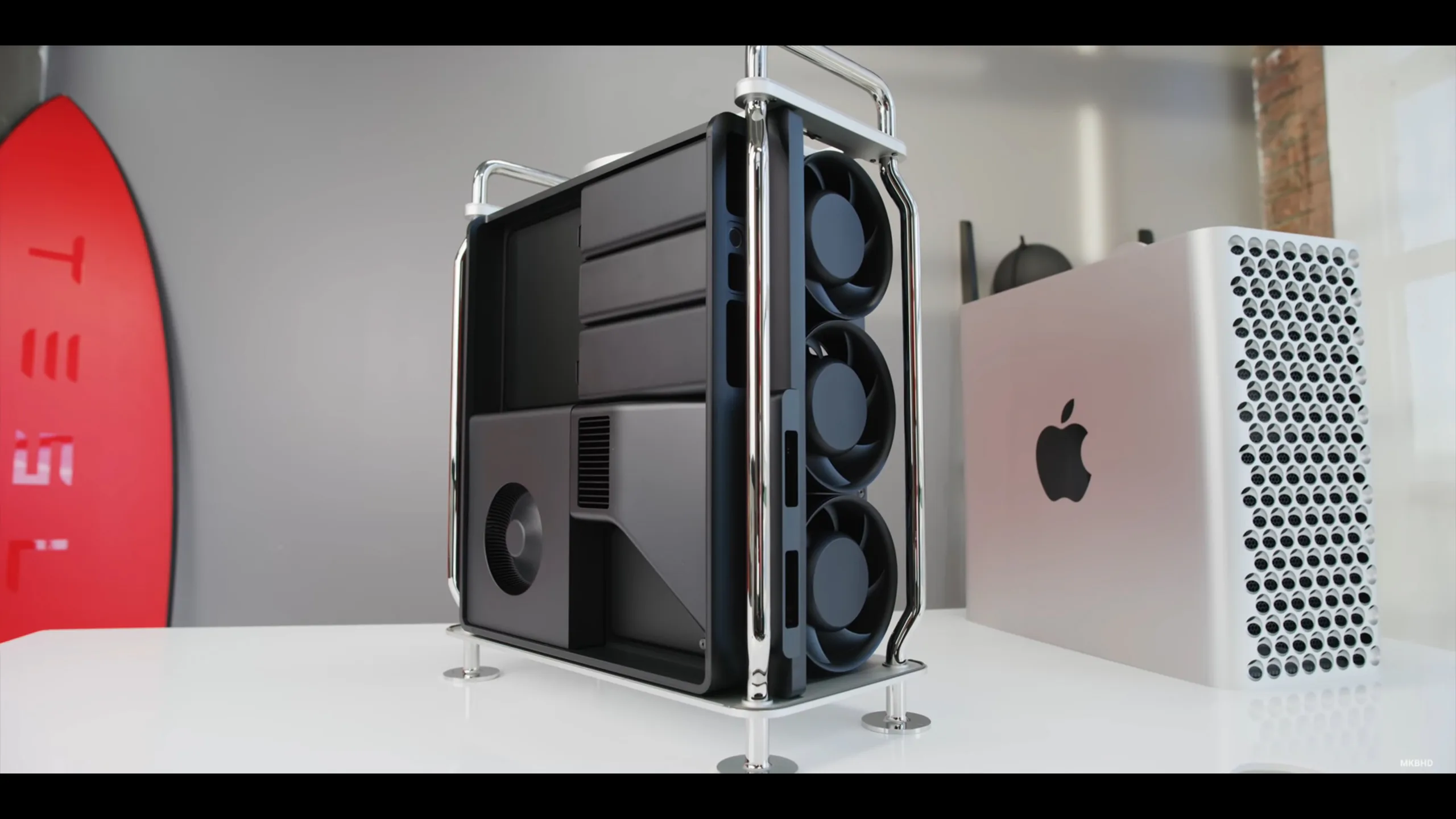 Mở hộp Mac Pro 2019: Quá mạnh, quá nhanh và còn rất yên tĩnh