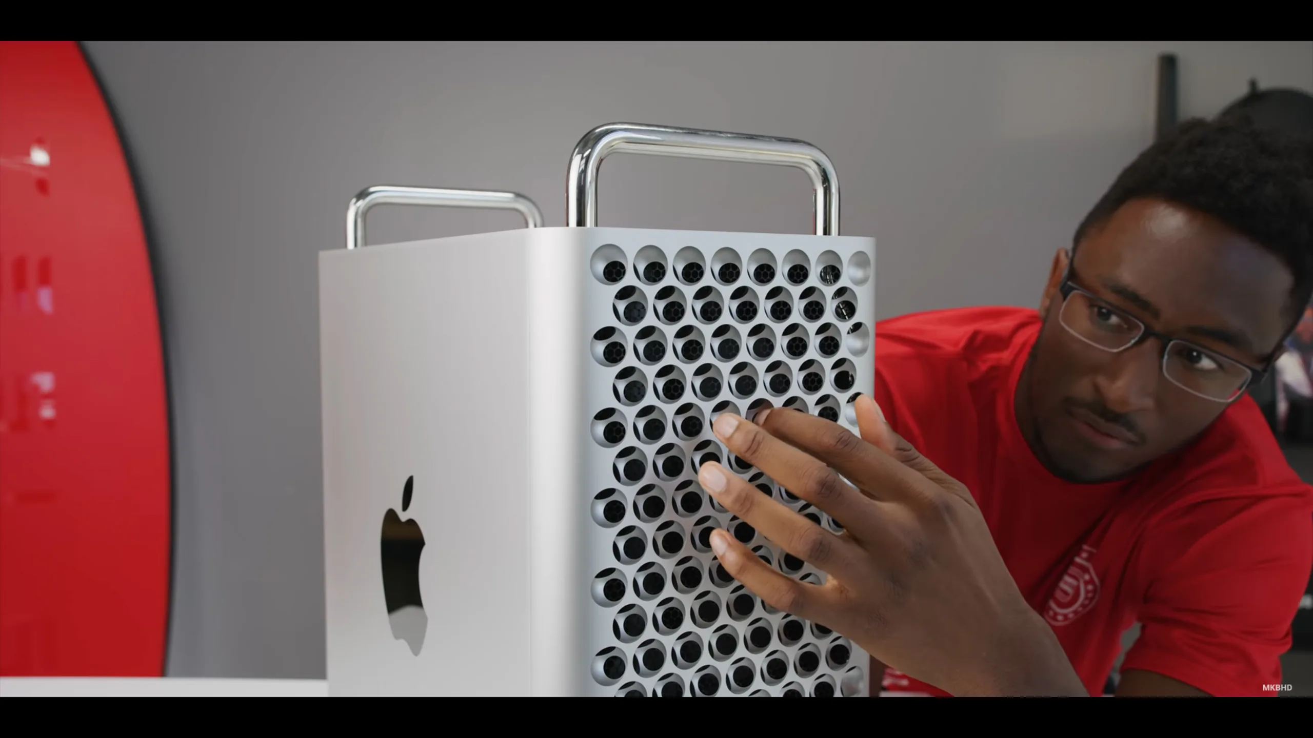 Mở hộp Mac Pro 2019: Quá mạnh, quá nhanh và còn rất yên tĩnh