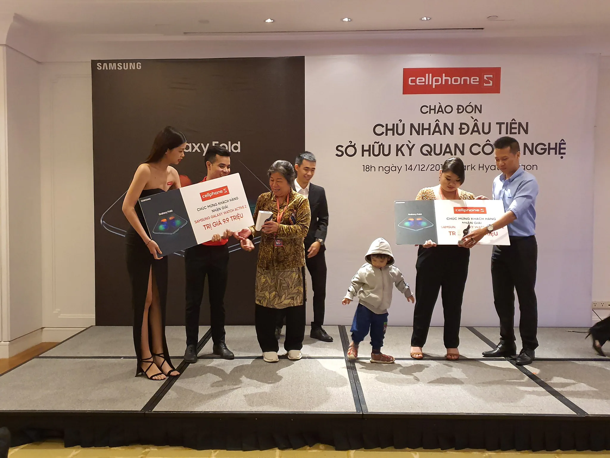 Hình ảnh buổi mở bán Galaxy Fold chính hãng tại CellphoneS