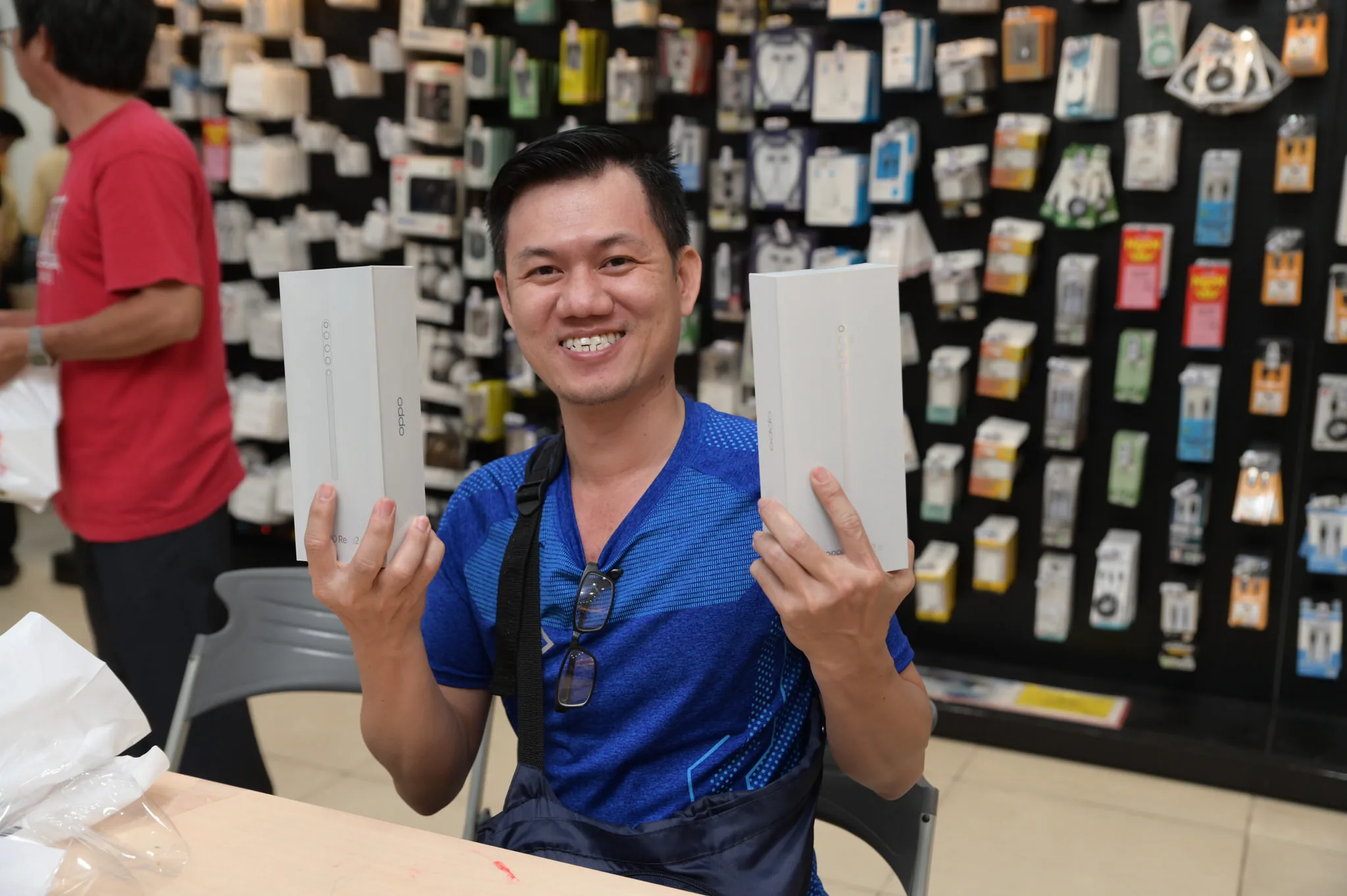 Thị trường smartphone chấn động với chương trình mua 1 tặng 1 OPPO Reno2 F