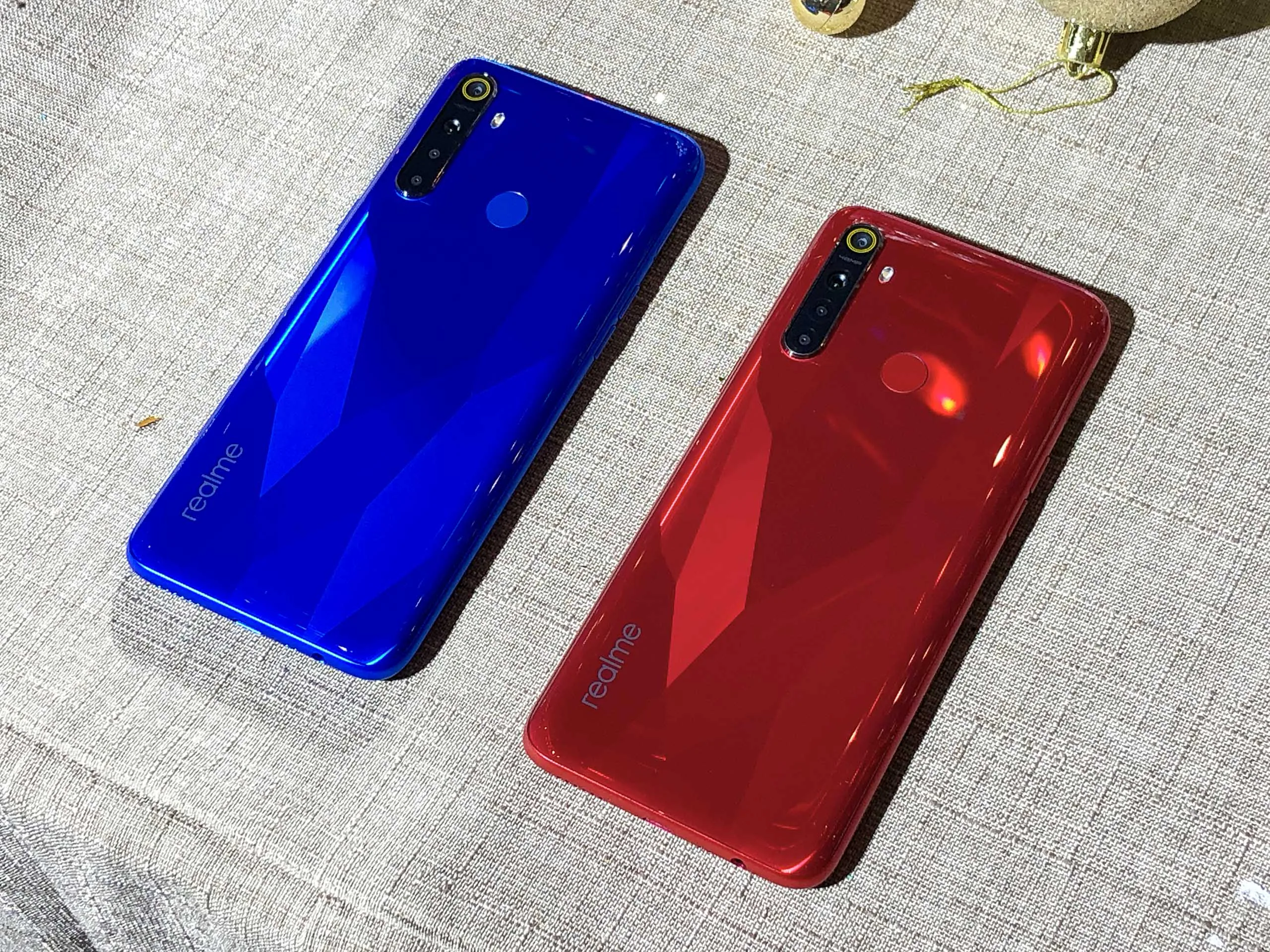 Realme 5s ra mắt, bán độc quyền ở Thế giới di động từ 14/12 giá 4,990,000 VND
