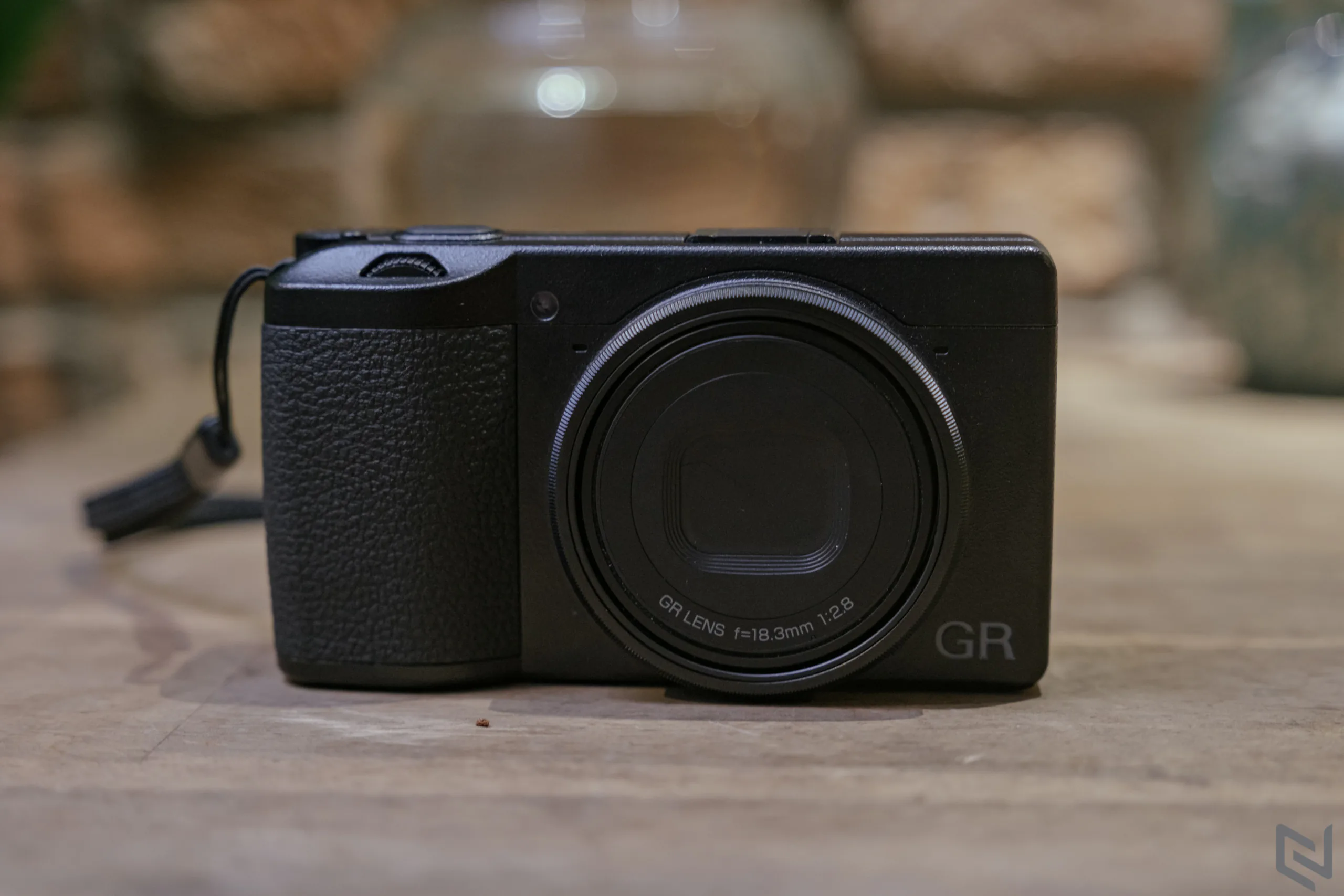 Trải nghiệm Ricoh GR III: Máy ảnh compact nhỏ gọn nhưng rất mạnh mẽ