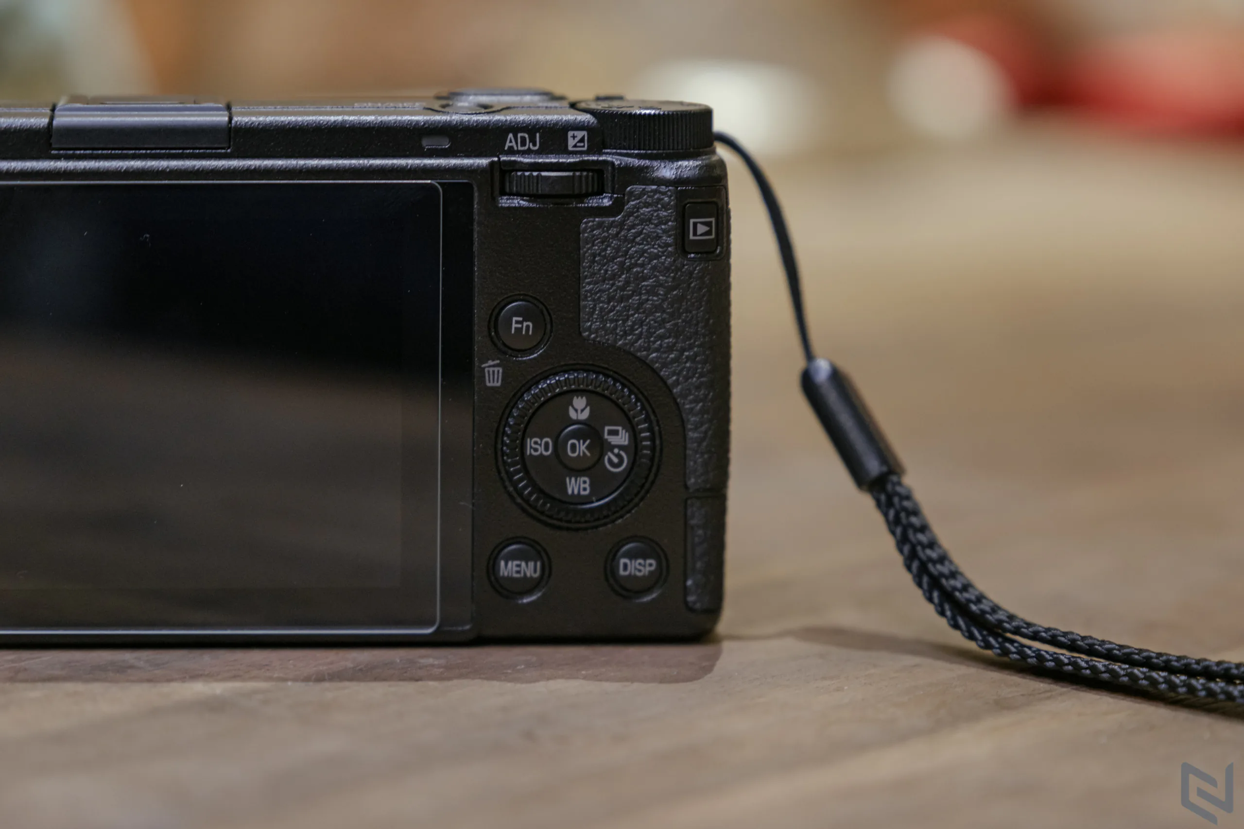 Trải nghiệm Ricoh GR III: Máy ảnh compact nhỏ gọn nhưng rất mạnh mẽ
