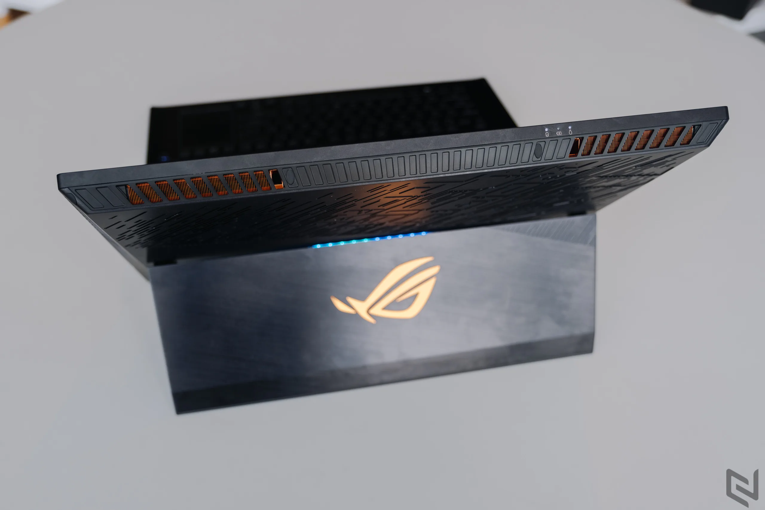 Trên tay ASUS ROG Mothership - "tàu mẹ" chơi game cực mạnh mà ai cũng muốn được "lái"