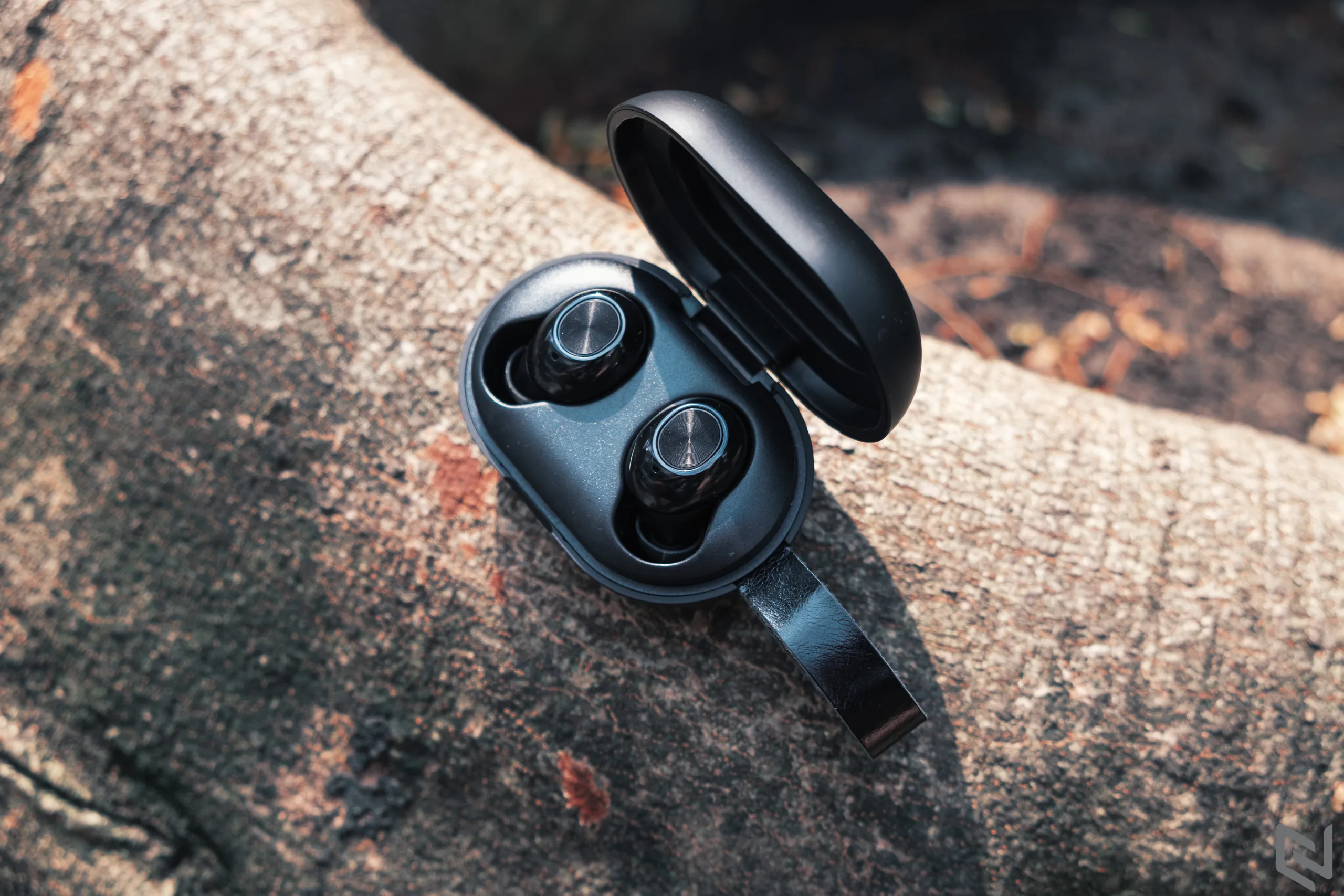 Trên tay tai nghe true wireless Tronsmart Spunky Beat: Chất âm tốt so với mức giá