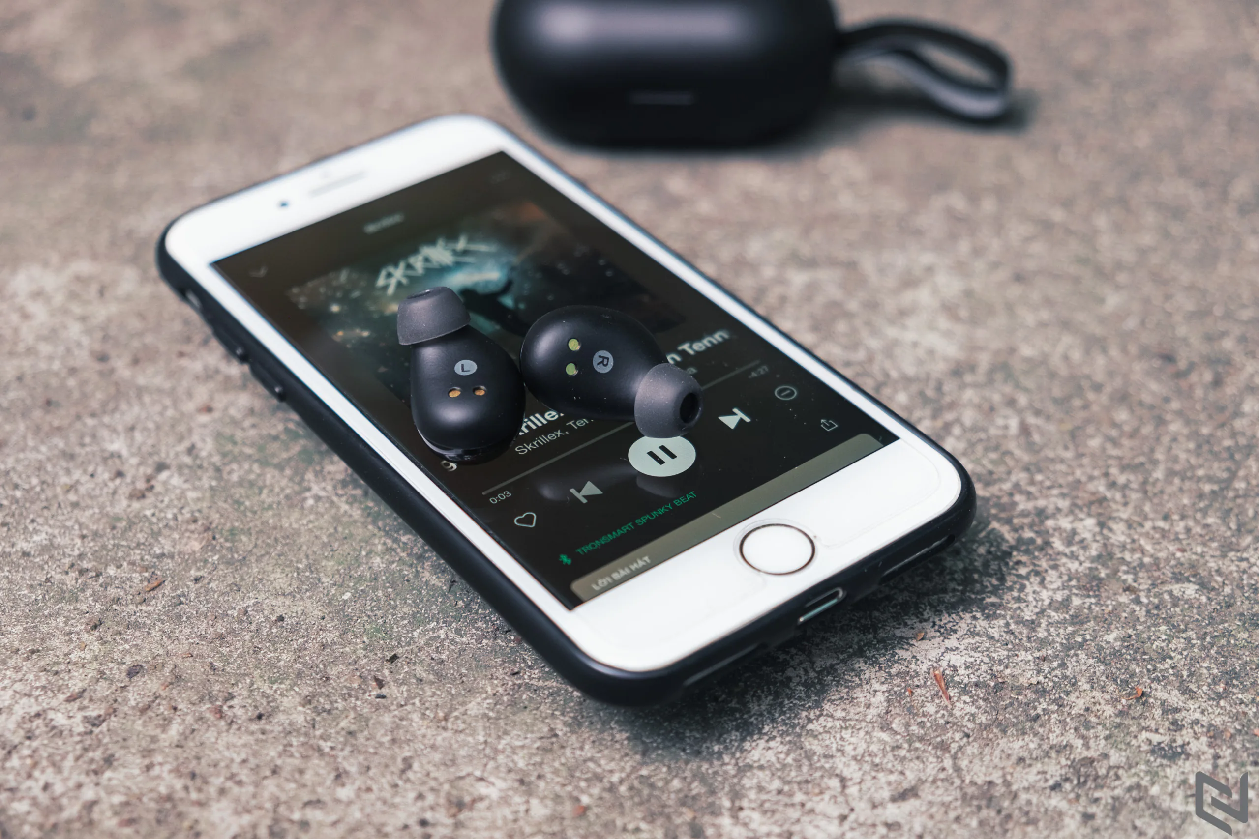 Trên tay tai nghe true wireless Tronsmart Spunky Beat: Chất âm tốt so với mức giá