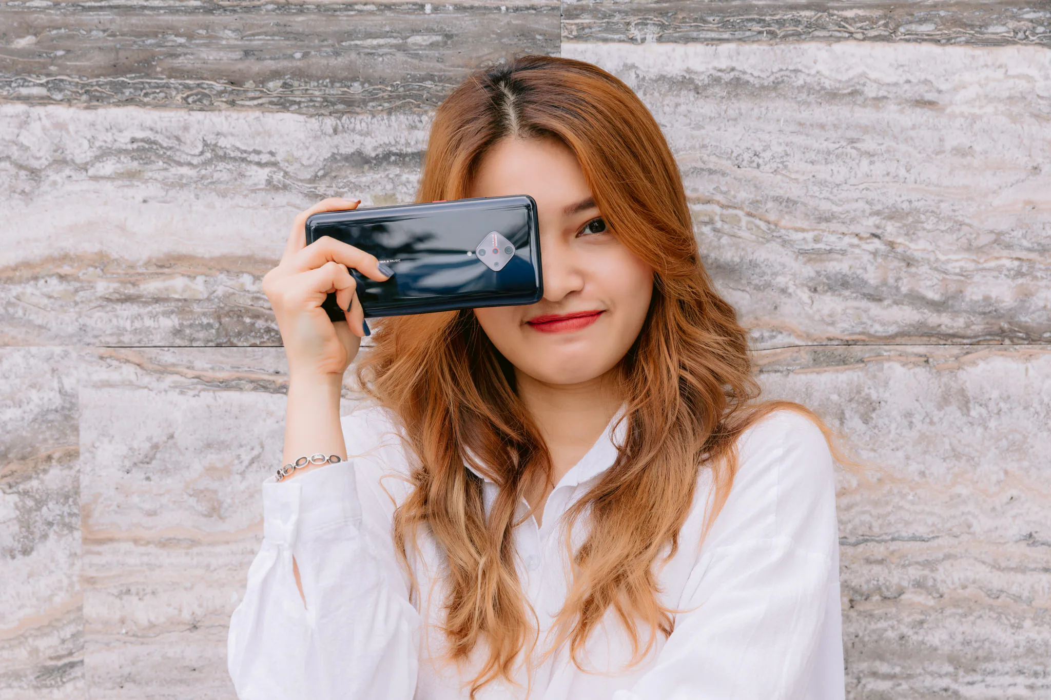Bắt trọn bộ ảnh sống ảo mùa lễ hội cùng 4 camera đỉnh cao của vivo S1 Pro