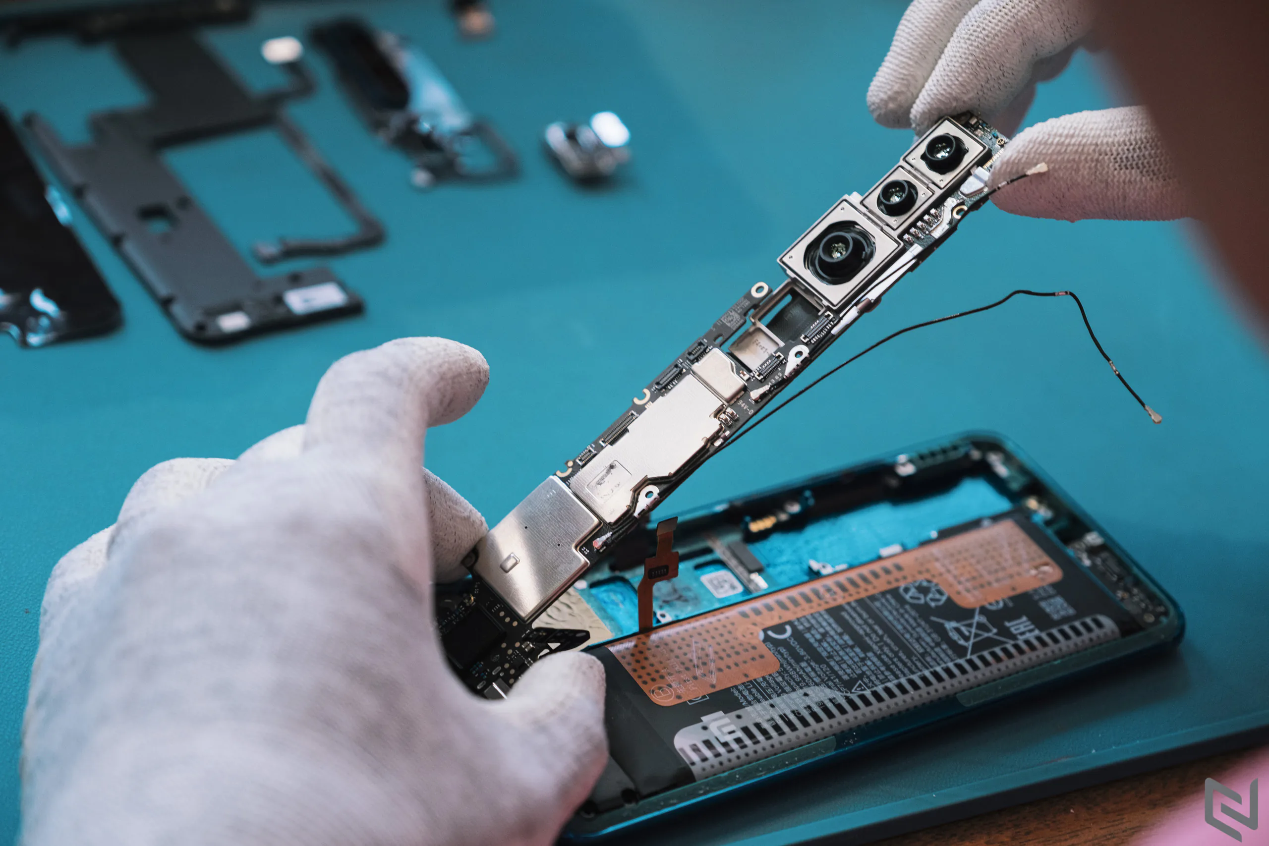 "Mổ xẻ" chiếc Xiaomi Mi Note 10 - Chiếc smartphone đầu tiên sở hữu cảm biến camera khủng 108MP