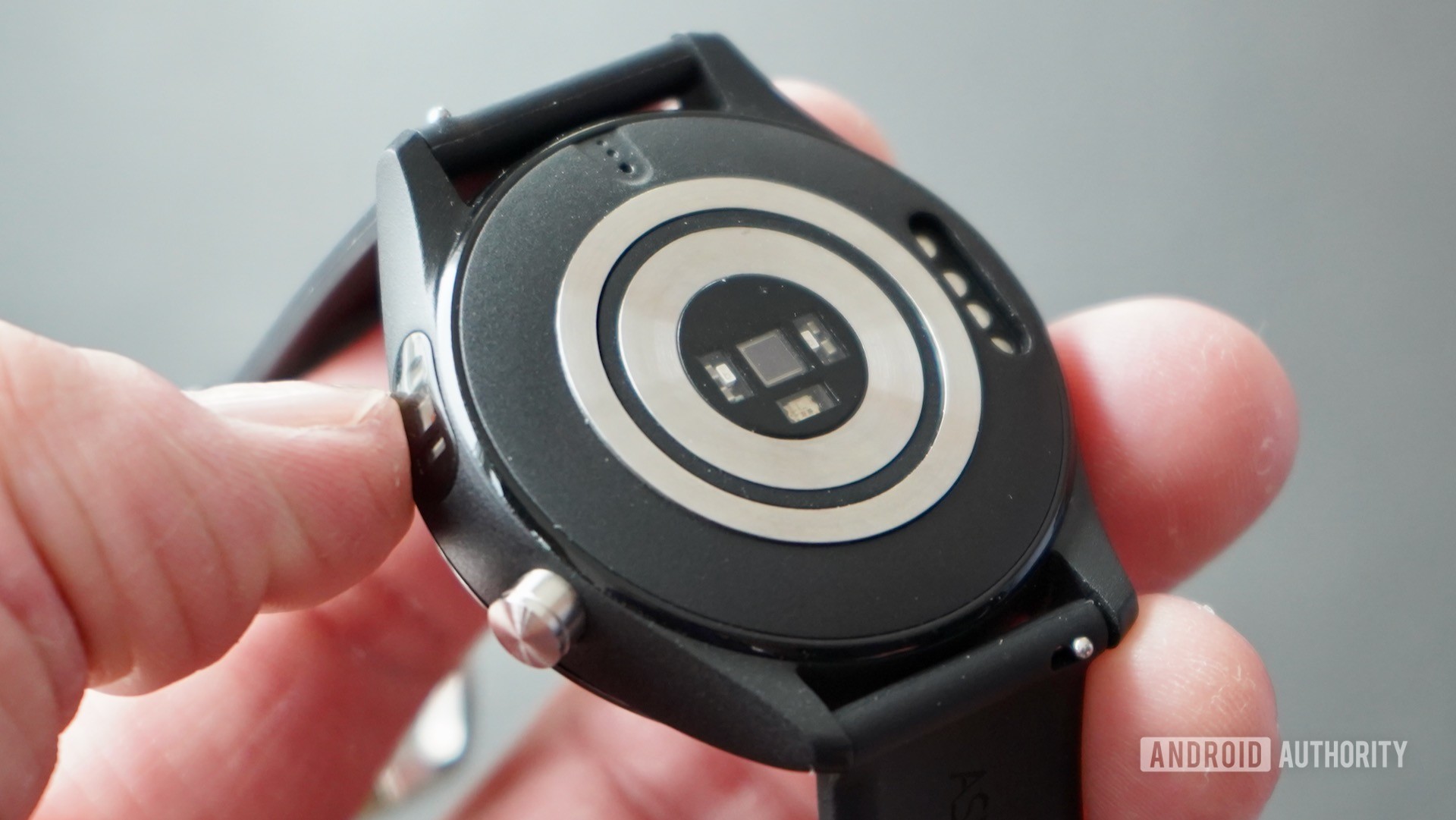 Smartwatch mới sắp tới của OPPO có thể sẽ có cảm biến ECG