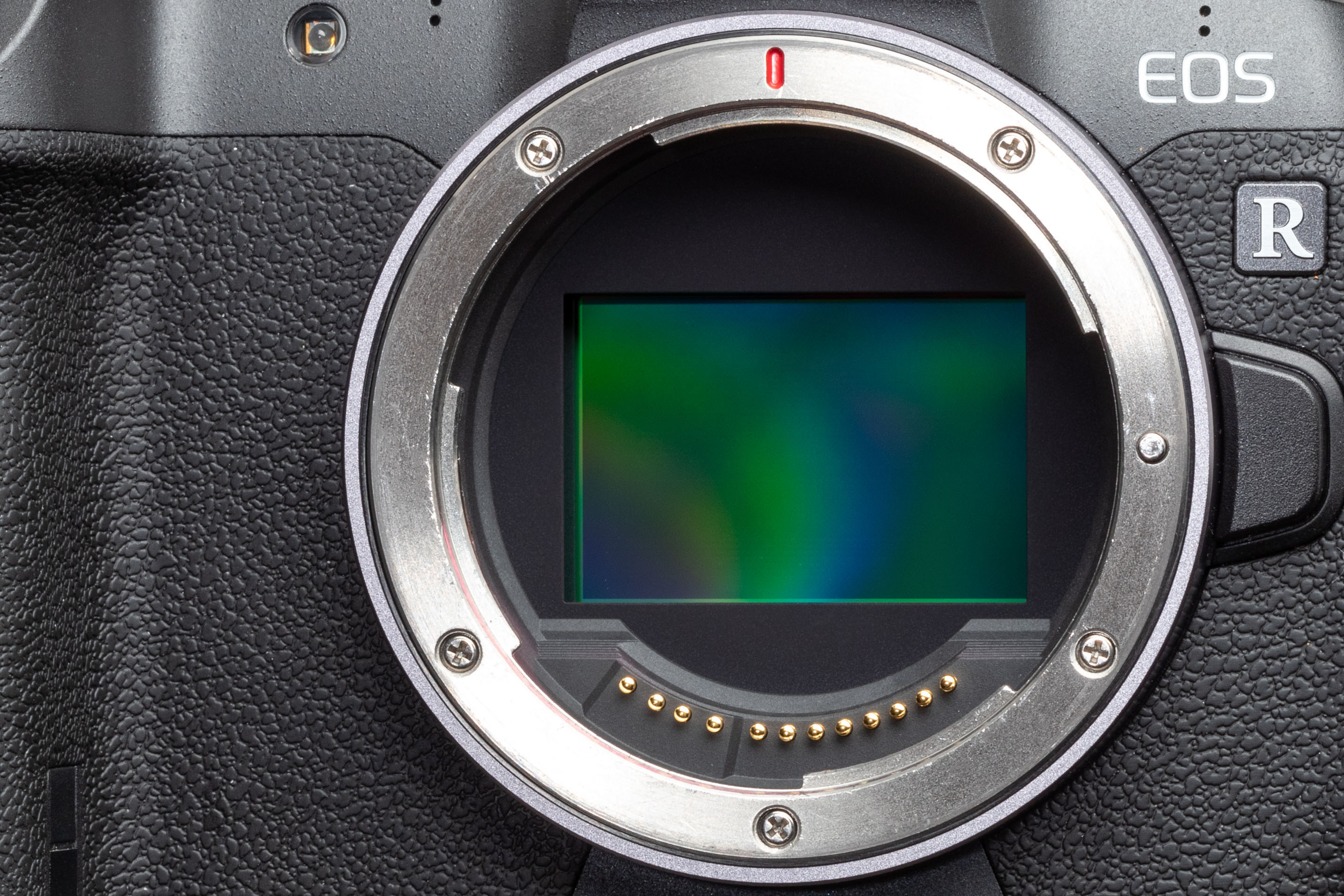Thế hệ mirrorless tiếp theo của Canon có thể sẽ có cảm biến 45MP chống rung IBIS, quay 8K/30P