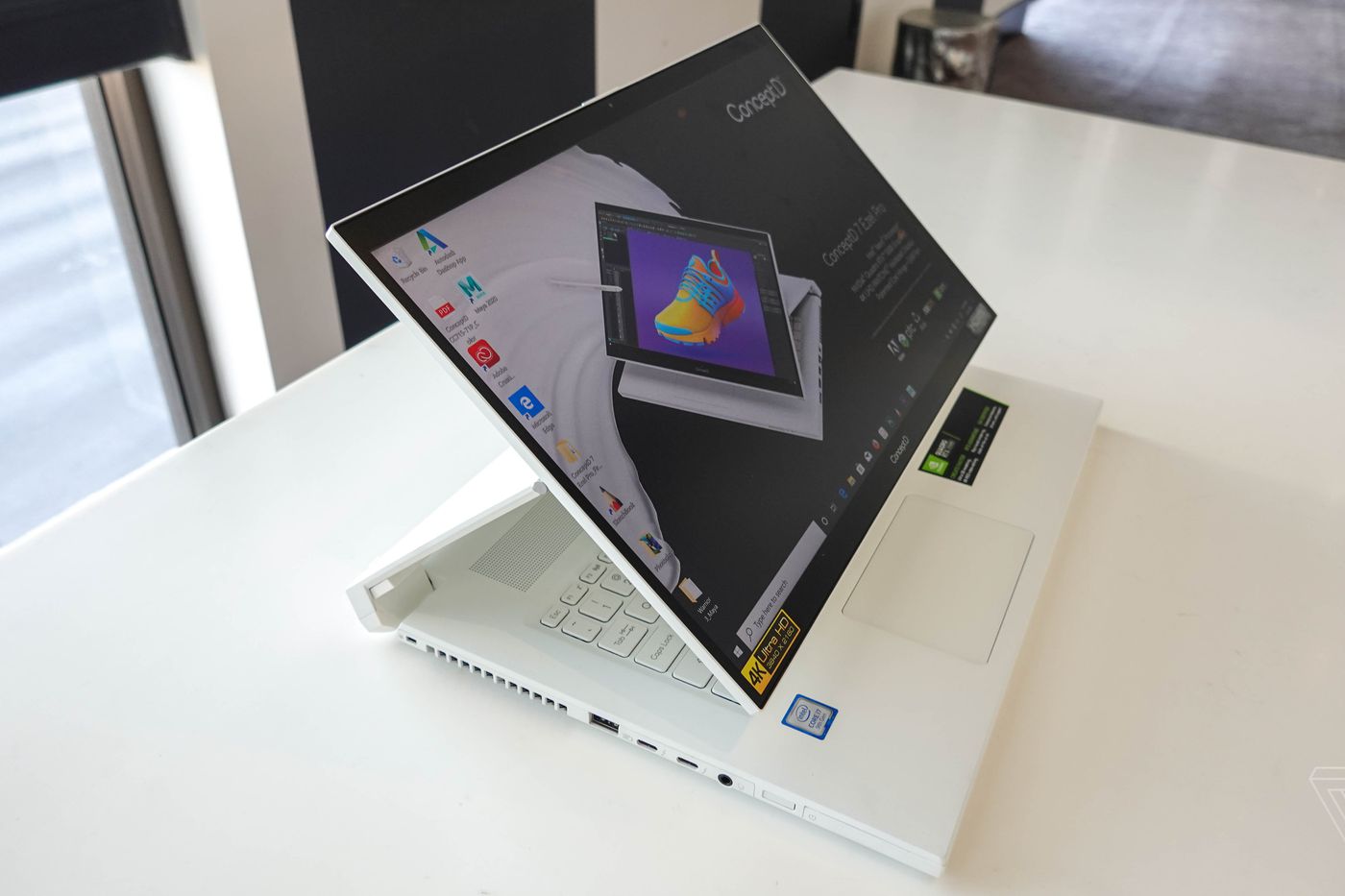 Acer giới thiệu laptop ConceptD 7 Ezel mới với khả năng "biến hình" nhưng vẫn nhỏ gọn