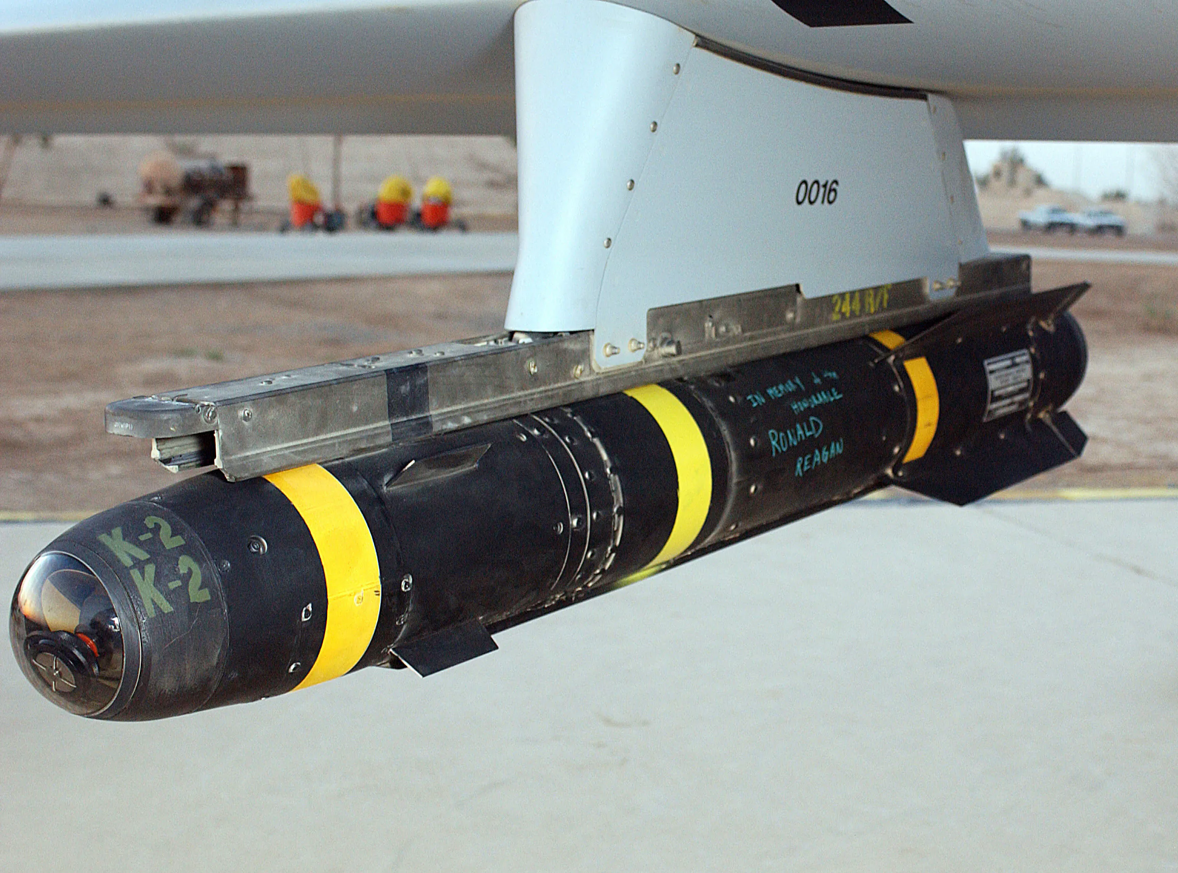 Tìm hiểu tên lửa tấn công Hellfire R9X đặc biệt không dùng thuốc nổ của Mỹ nhưng vẫn có thể tiêu diệt mục tiêu