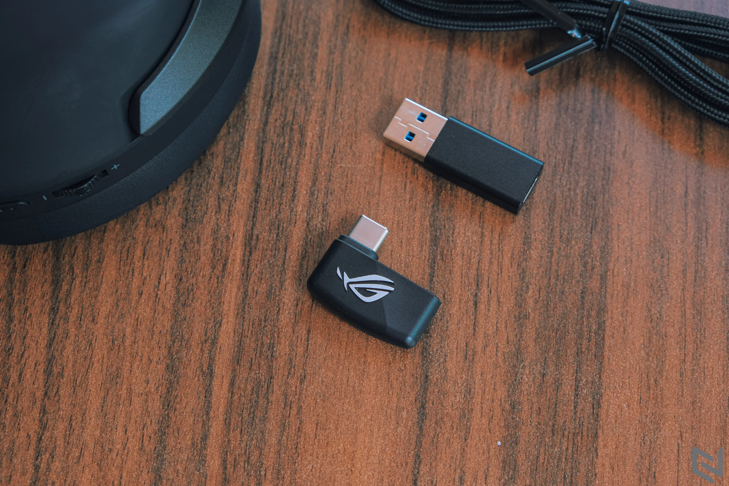 Trên tay tai nghe chơi game không dây ASUS ROG Strix Go 2.4