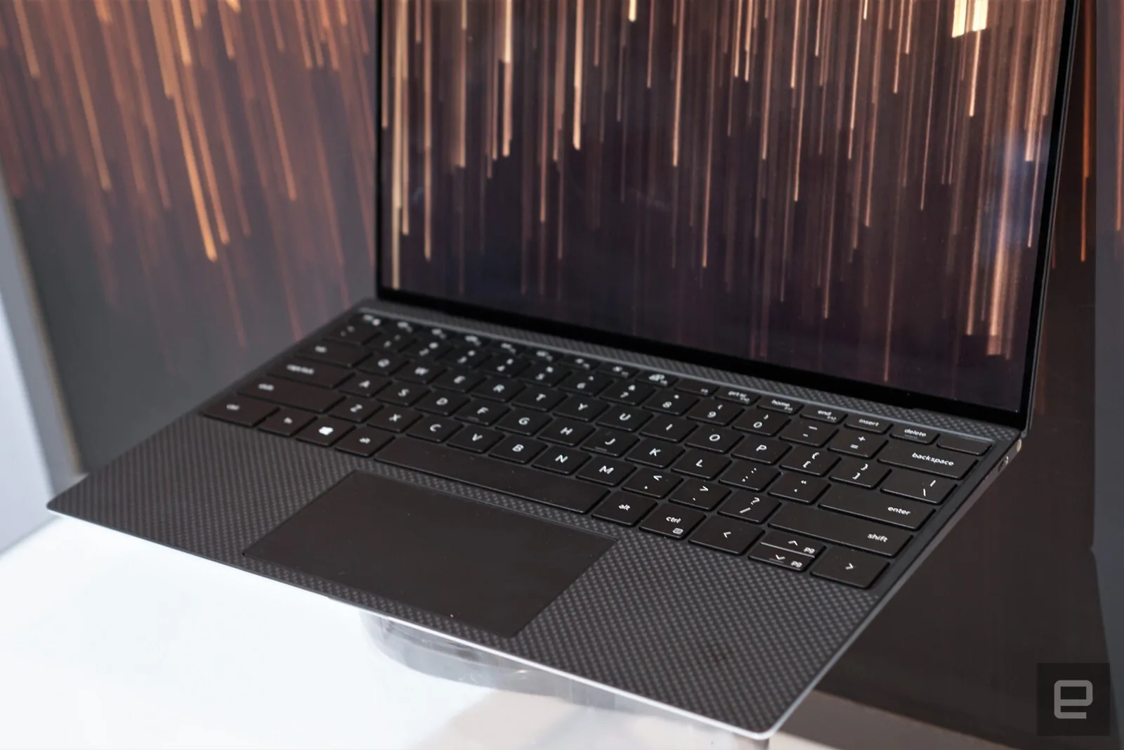 Dell ra mắt máy tính XPS 13 2020 mới đẹp hơn và thời thượng hơn
