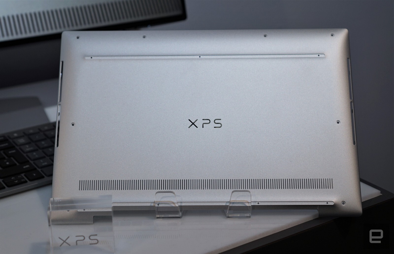 Dell ra mắt máy tính XPS 13 2020 mới đẹp hơn và thời thượng hơn