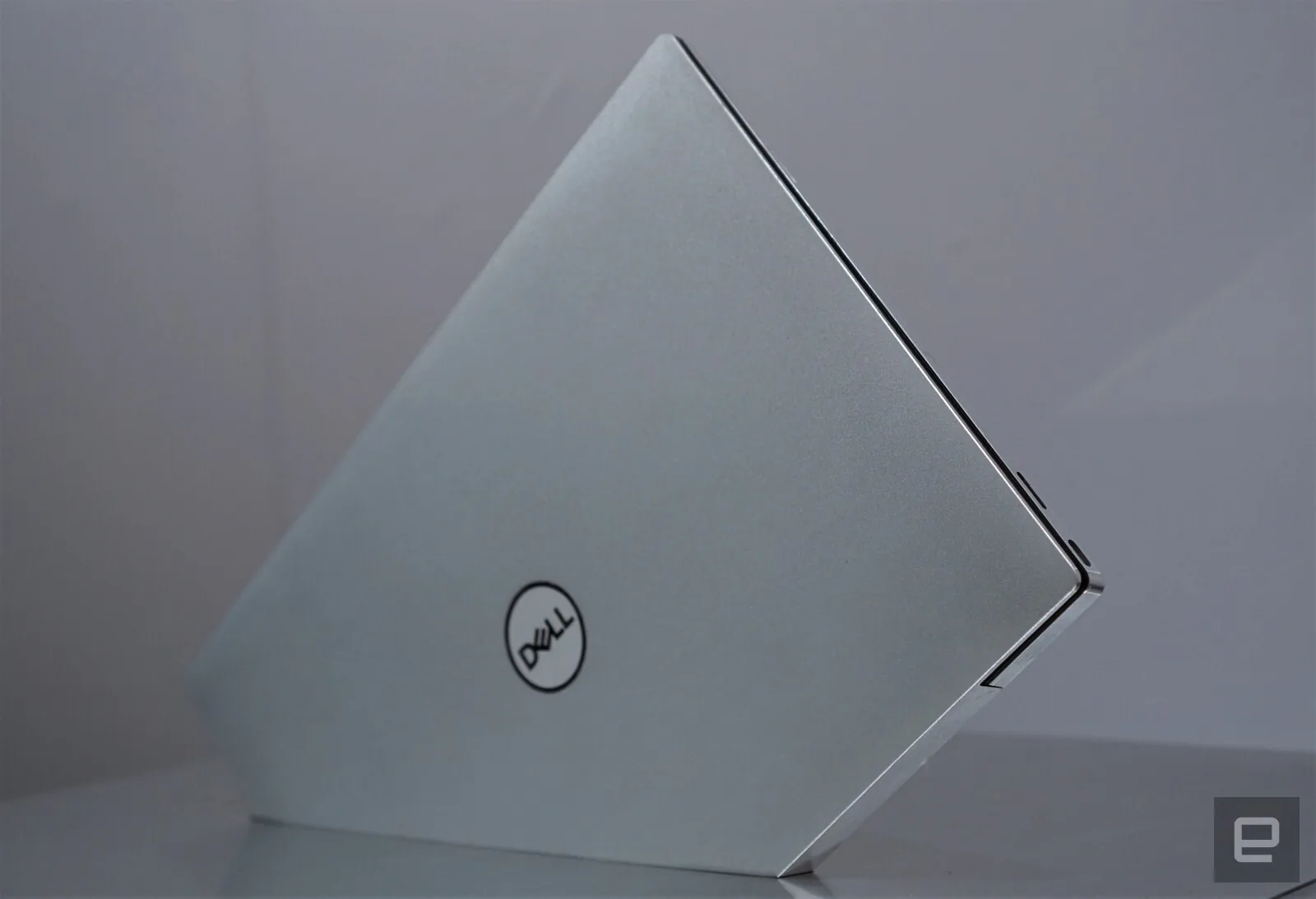 Dell ra mắt máy tính XPS 13 2020 mới đẹp hơn và thời thượng hơn