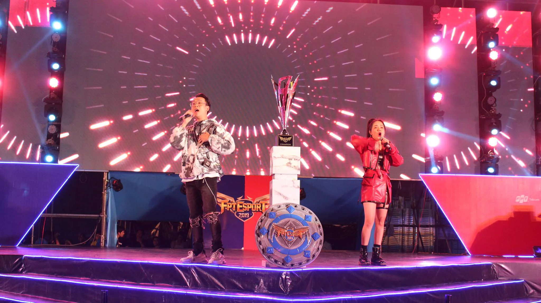 Chung kết FPT eSport Championship 2019 – Cúp vô địch gọi tên Takademy