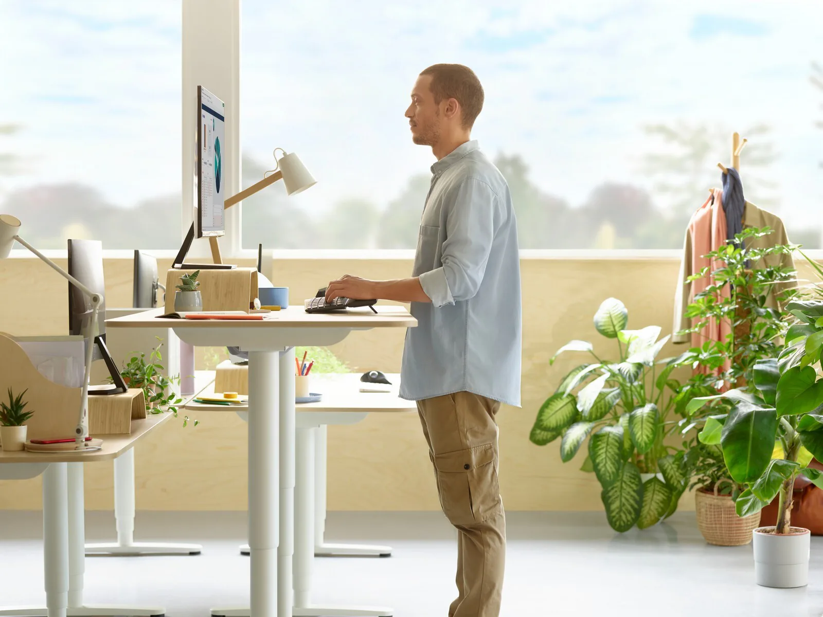 Bàn phím mới K860 của Logitech có thiết kế kỳ lạ nhưng êm ái