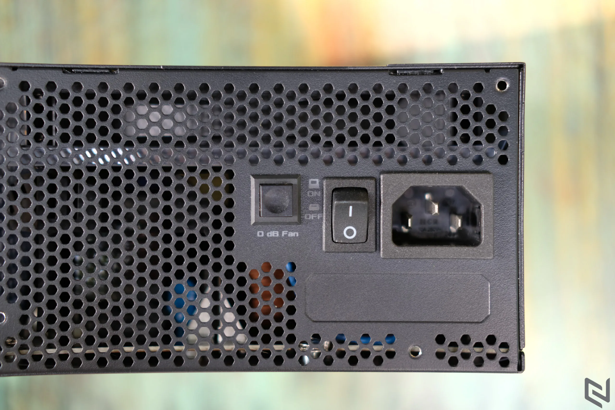 Trên tay nguồn ASUS ROG STRIX 750W Gold: Giá dễ chịu hơn nhưng vẫn 'chất phát ngất'