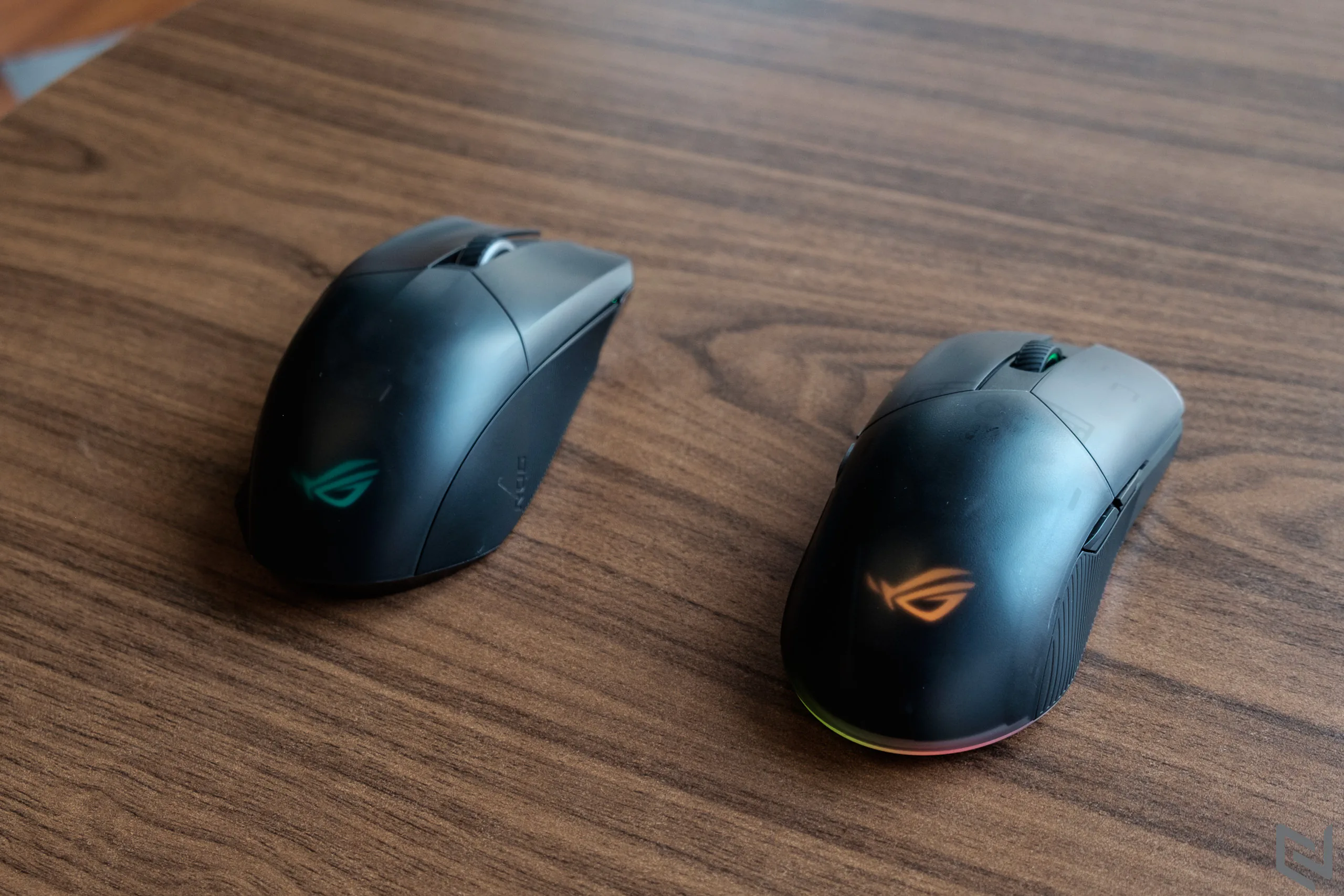 ASUS ROG Pugio 2 và ROG Chakram: Chuột không dây chơi game nào phù hợp với bạn?