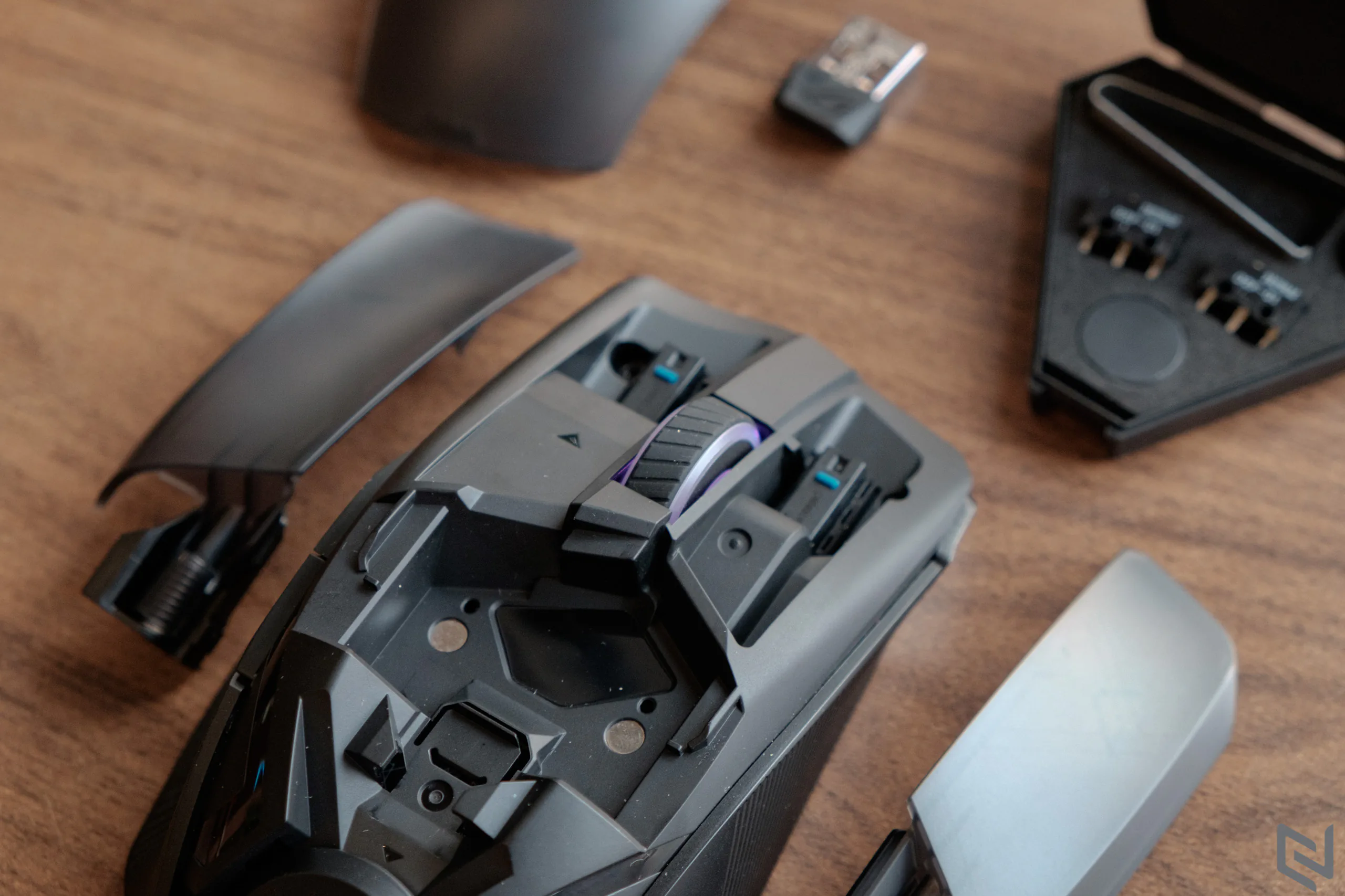 ASUS ROG Pugio 2 và ROG Chakram: Chuột không dây chơi game nào phù hợp với bạn?