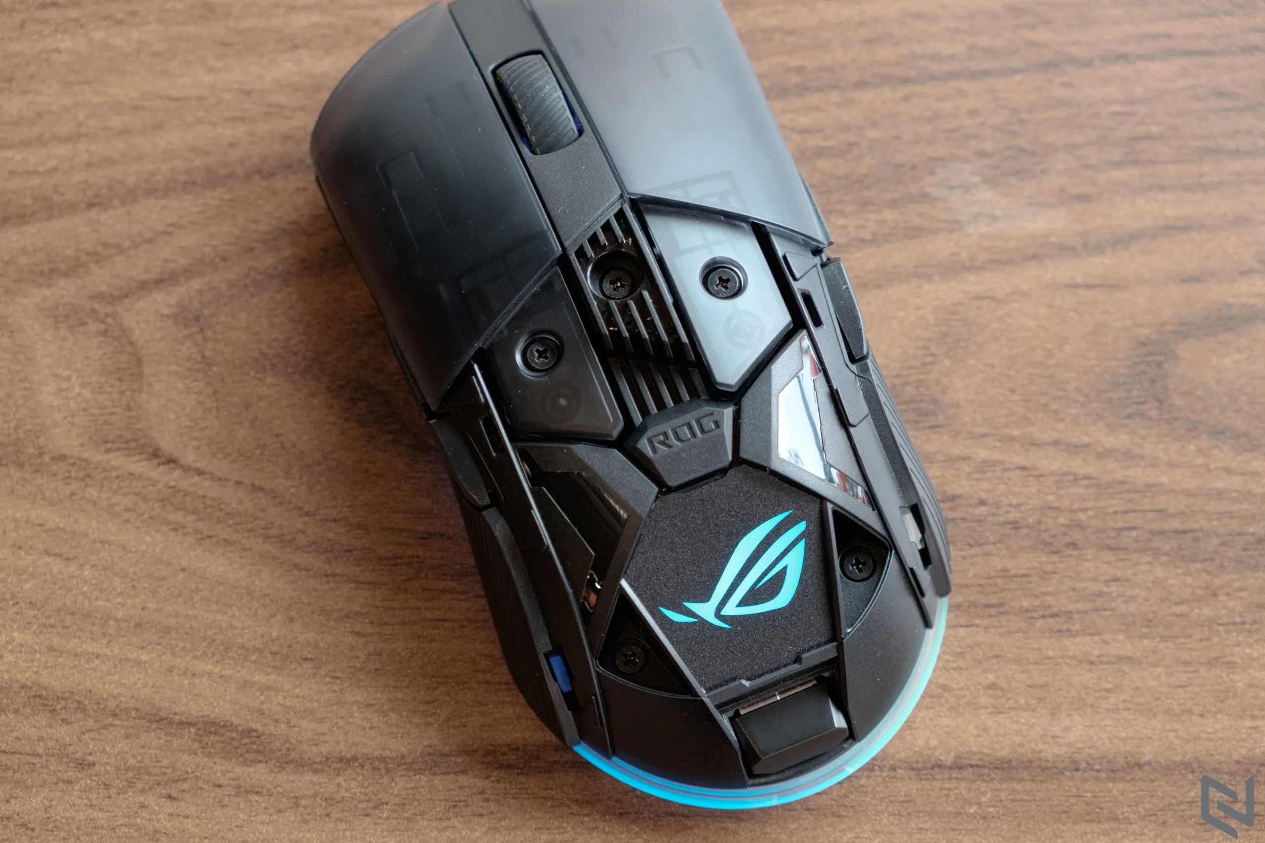 ASUS ROG Pugio 2 và ROG Chakram: Chuột không dây chơi game nào phù hợp với bạn?