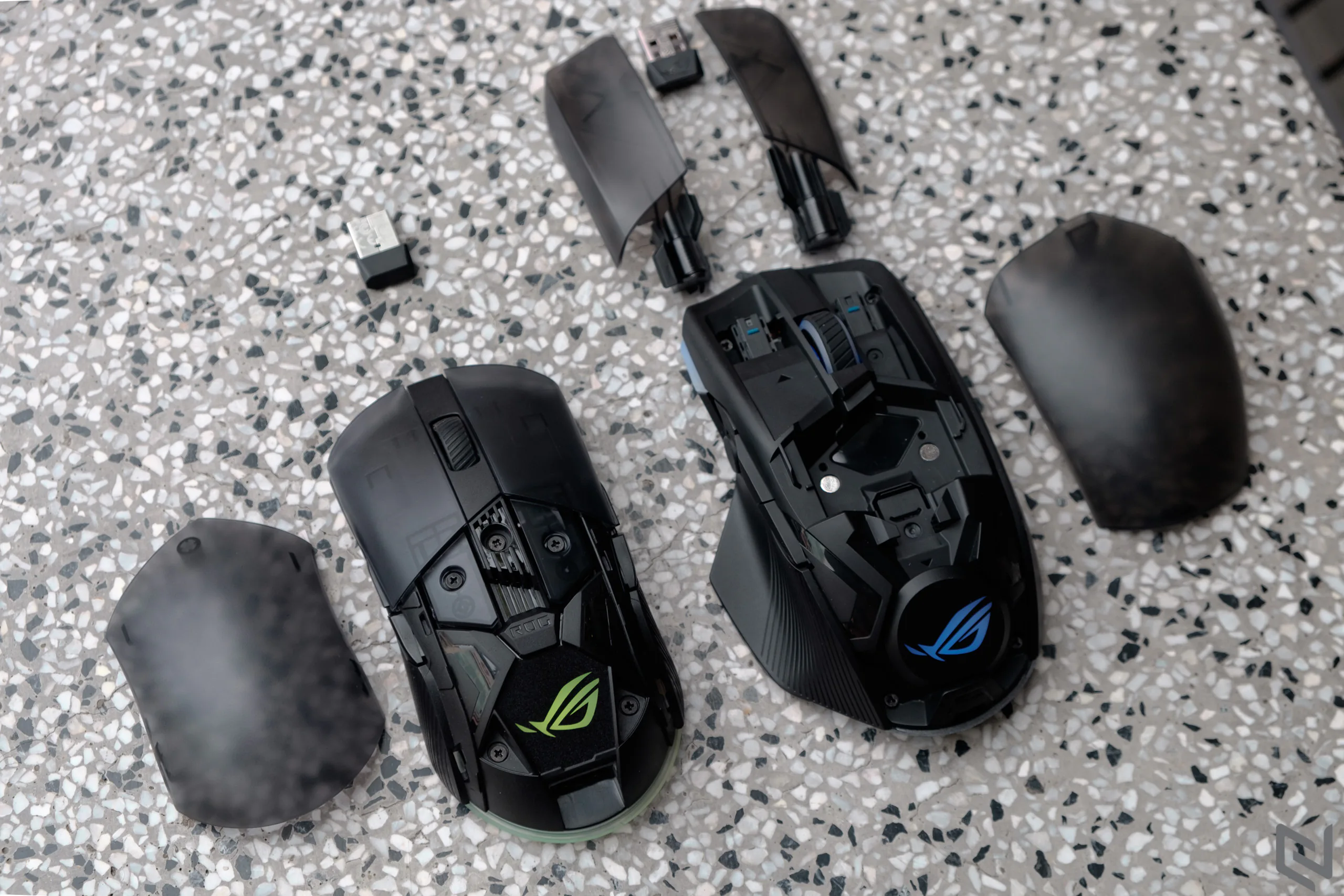 ASUS ROG Pugio 2 và ROG Chakram: Chuột không dây chơi game nào phù hợp với bạn?