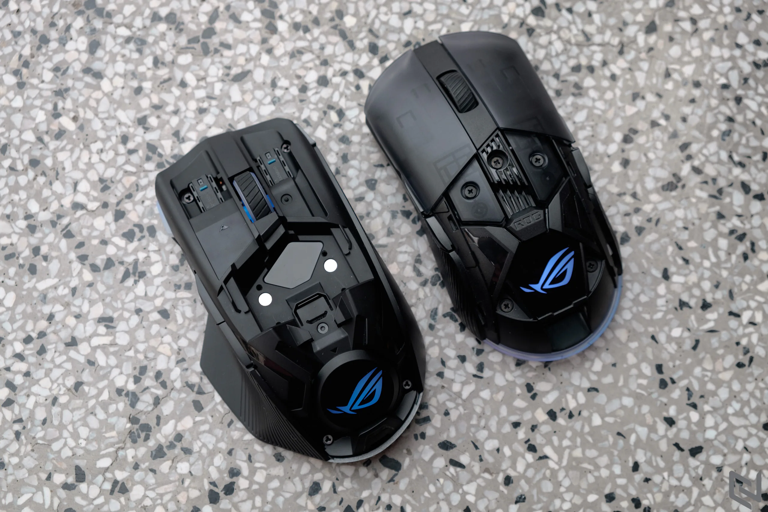 ASUS ROG Pugio 2 và ROG Chakram: Chuột không dây chơi game nào phù hợp với bạn?