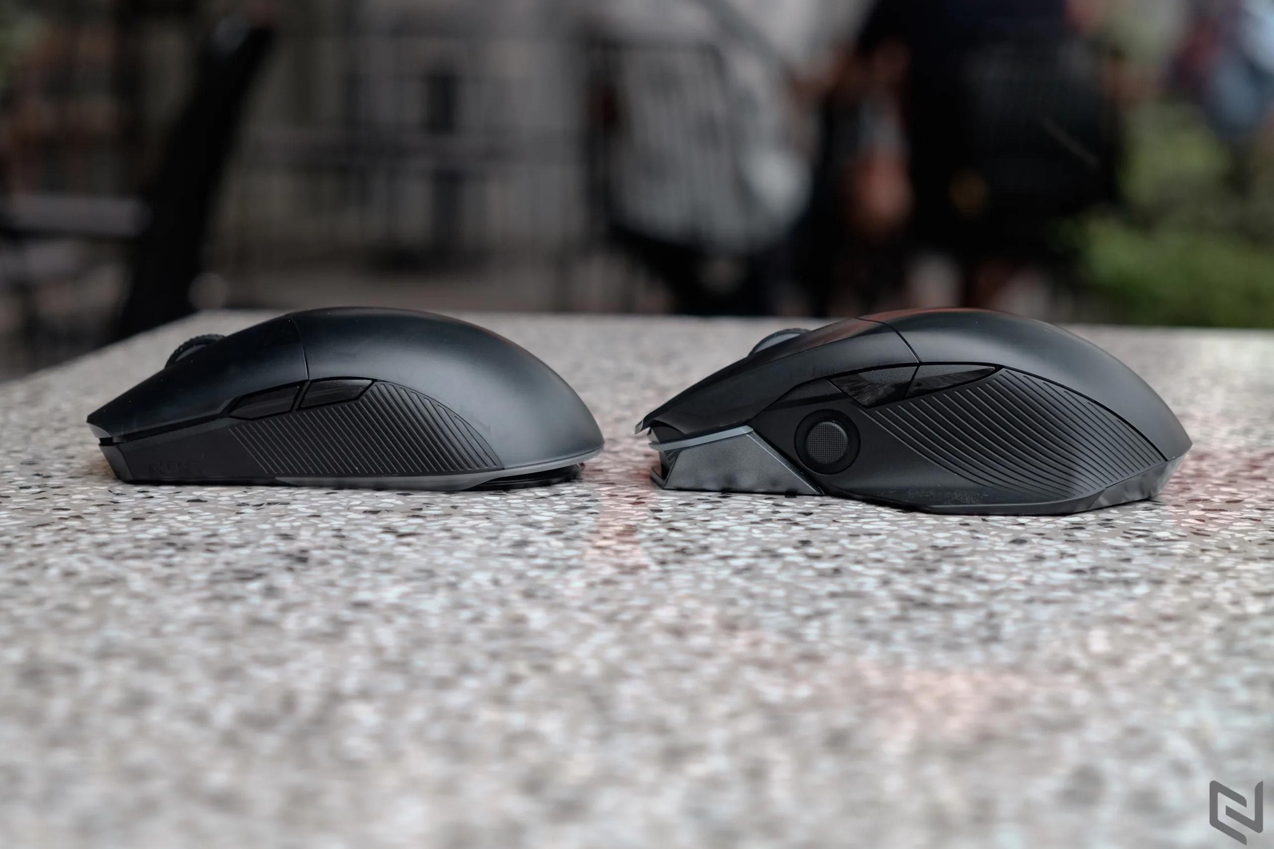 ASUS ROG Pugio 2 và ROG Chakram: Chuột không dây chơi game nào phù hợp với bạn?