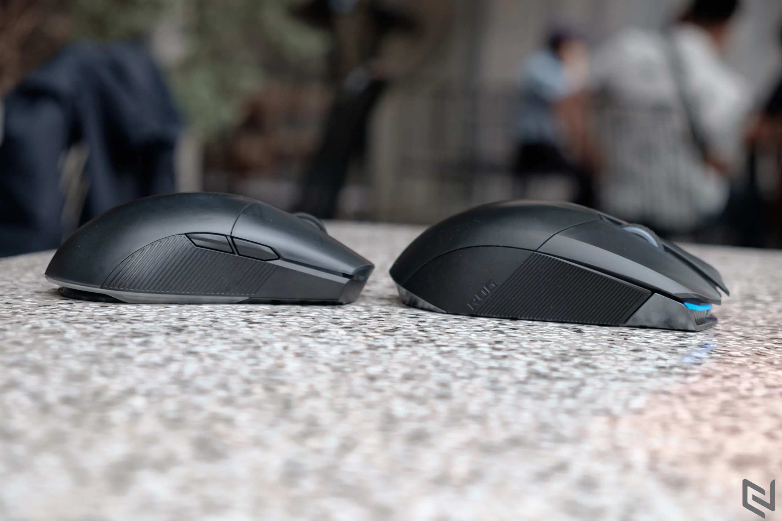 ASUS ROG Pugio 2 và ROG Chakram: Chuột không dây chơi game nào phù hợp với bạn?