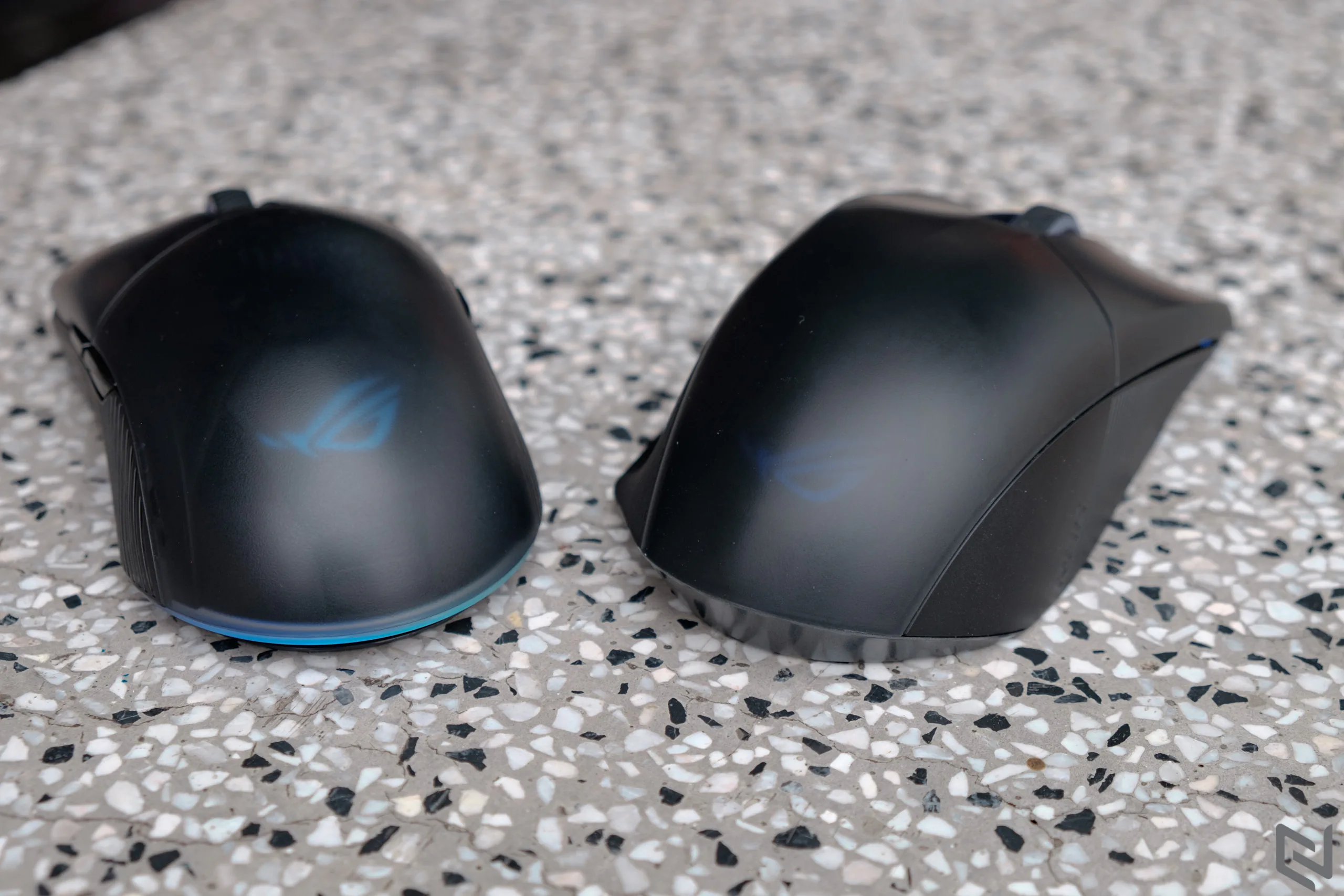 ASUS ROG Pugio 2 và ROG Chakram: Chuột không dây chơi game nào phù hợp với bạn?