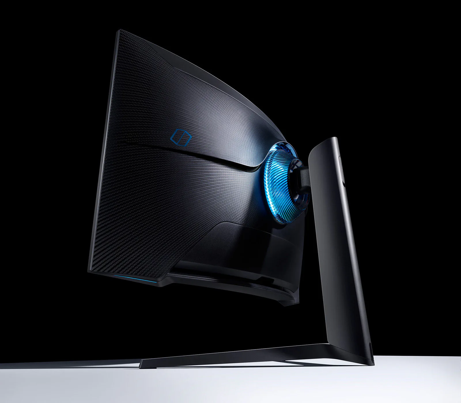 Samsung ra mắt màn hình chơi game đầu tiên Odyssey 240Hz