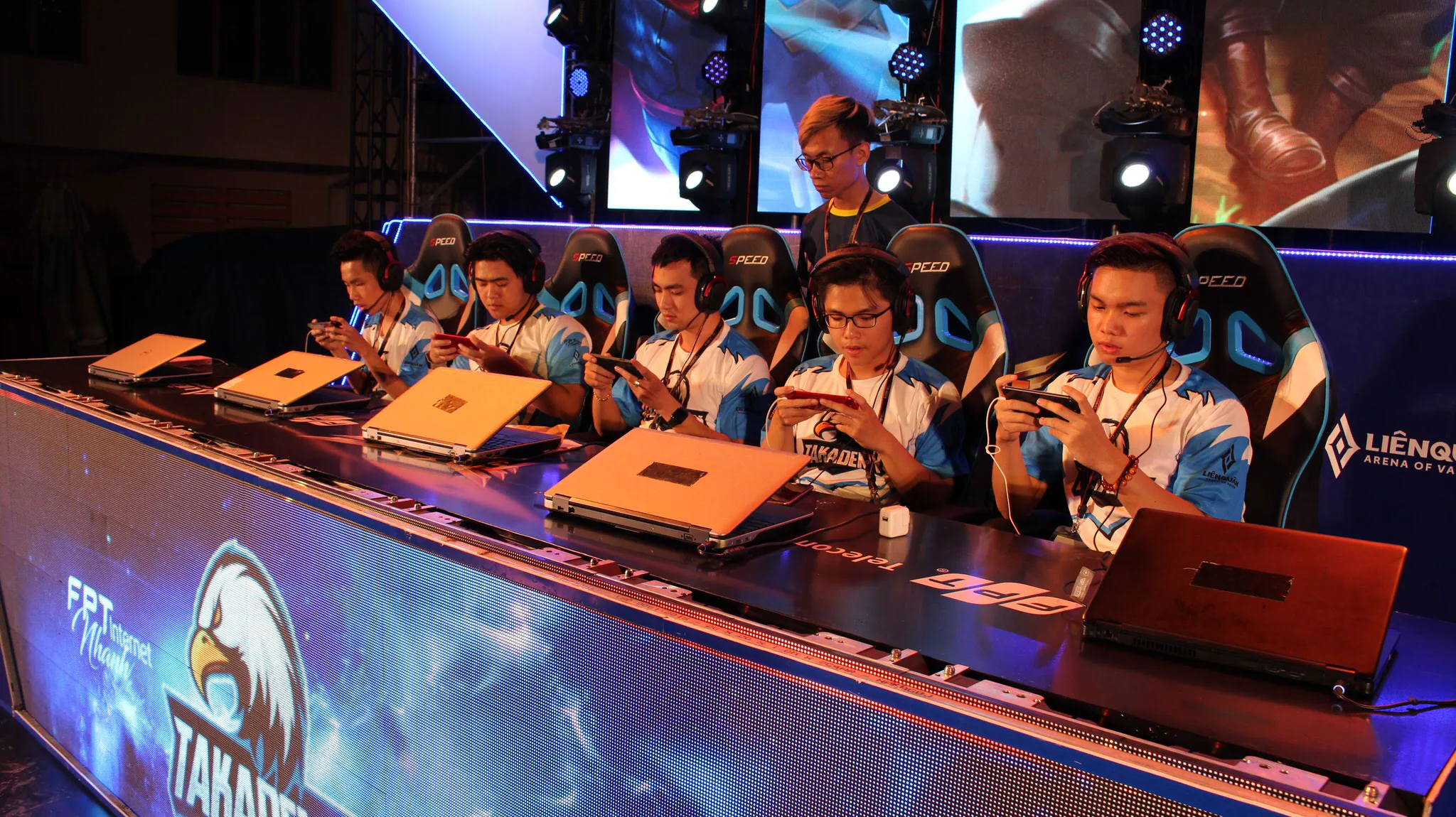 Chung kết FPT eSport Championship 2019 – Cúp vô địch gọi tên Takademy
